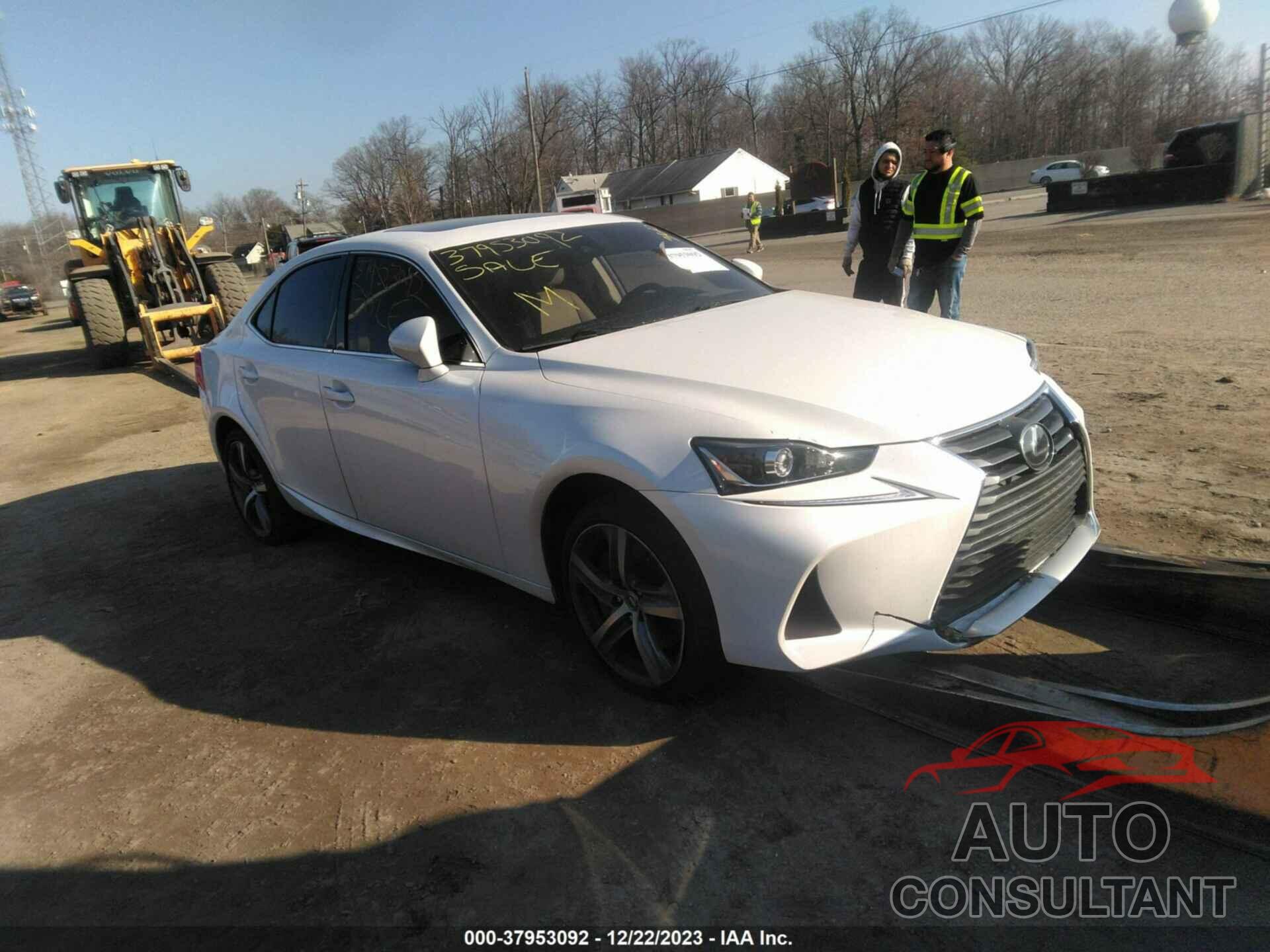 LEXUS IS 2018 - JTHC81D21J5033521