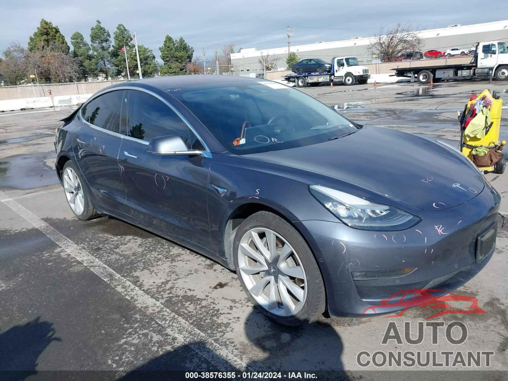 TESLA MODEL 3 2018 - 5YJ3E1EA5JF059585