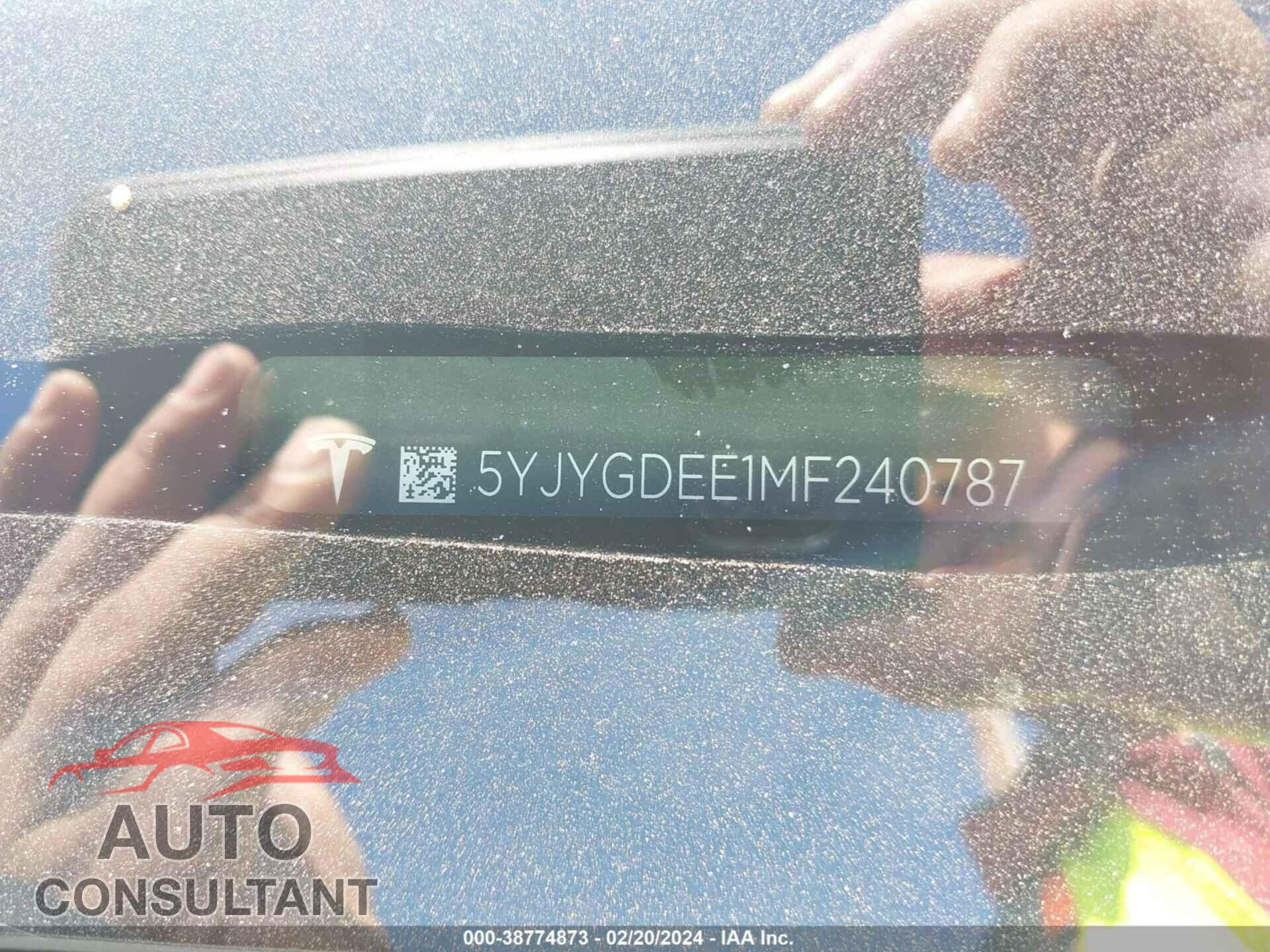 TESLA MODEL Y 2021 - 5YJYGDEE1MF240787