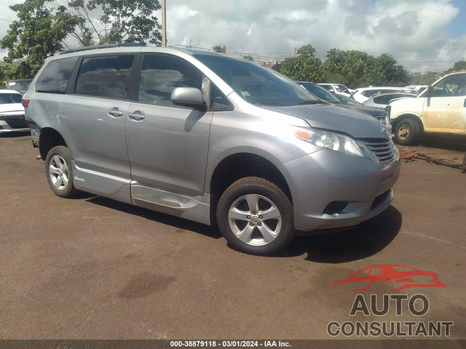 TOYOTA SIENNA 2017 - 5TDKZ3DC2HS834137