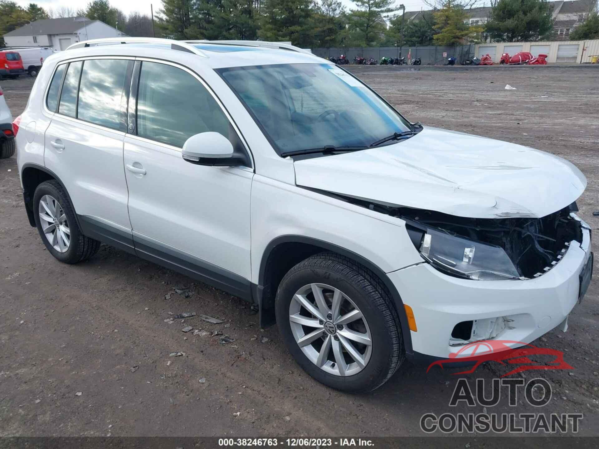 VOLKSWAGEN TIGUAN 2017 - WVGSV7AX6HK008596