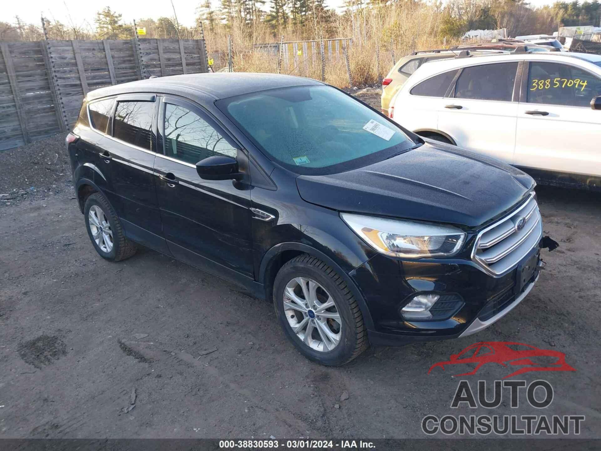 FORD ESCAPE 2017 - 1FMCU9GD9HUC70326