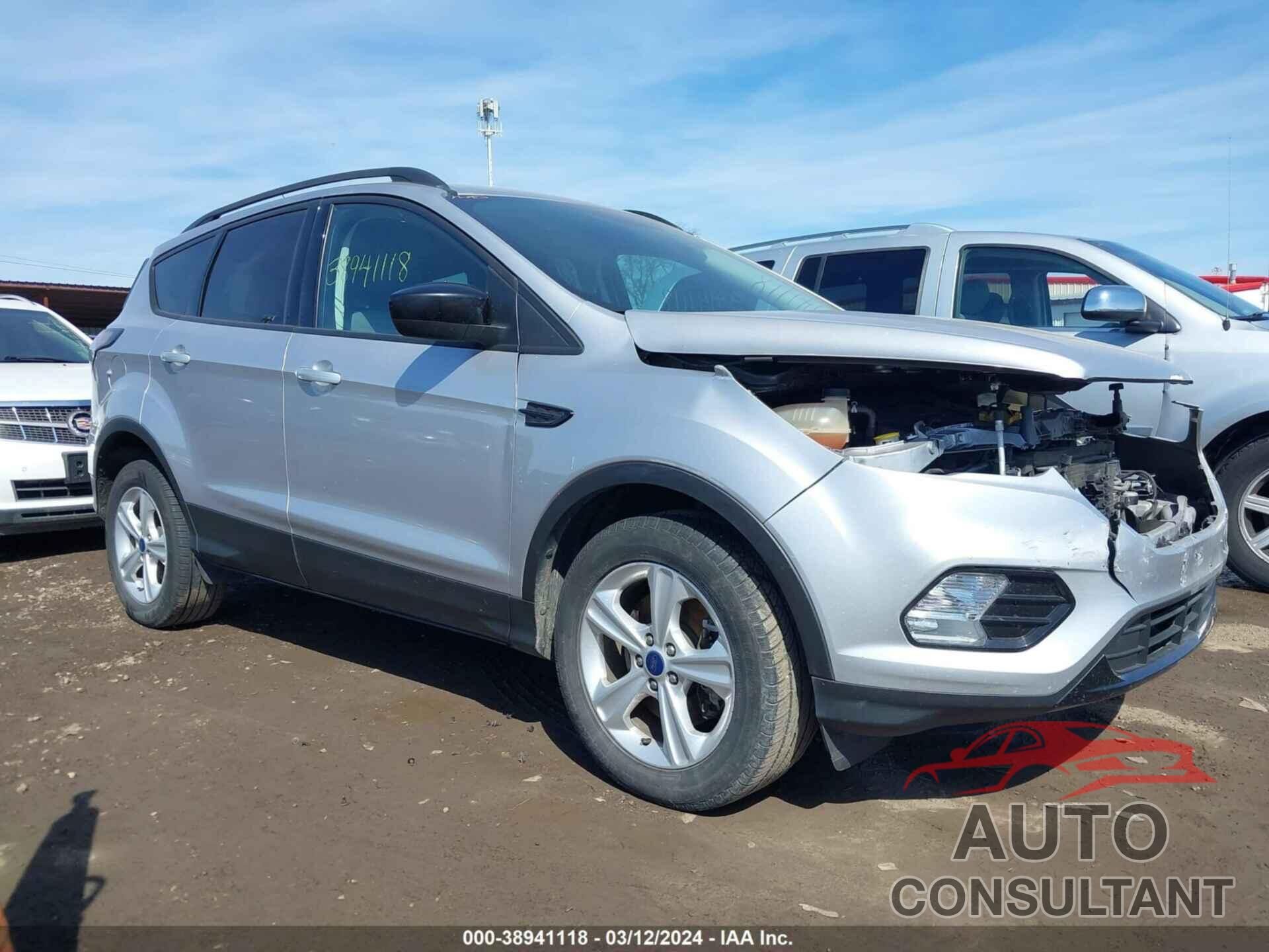 FORD ESCAPE 2017 - 1FMCU9G96HUA12177