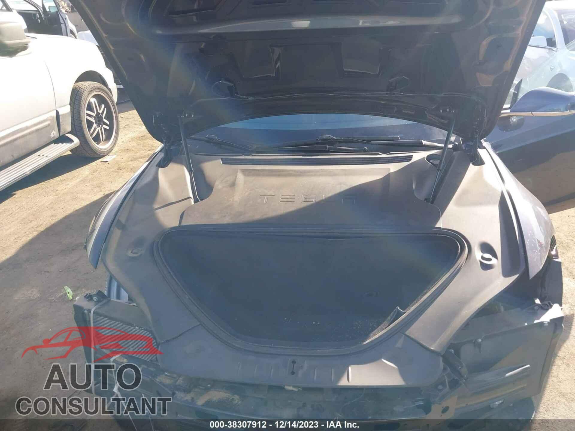 TESLA MODEL S 2020 - 5YJSA1E41LF382729