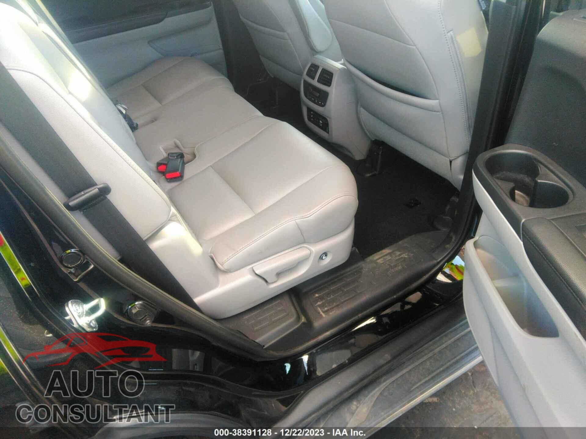 HONDA PILOT 2017 - 5FNYF6H92HB029049