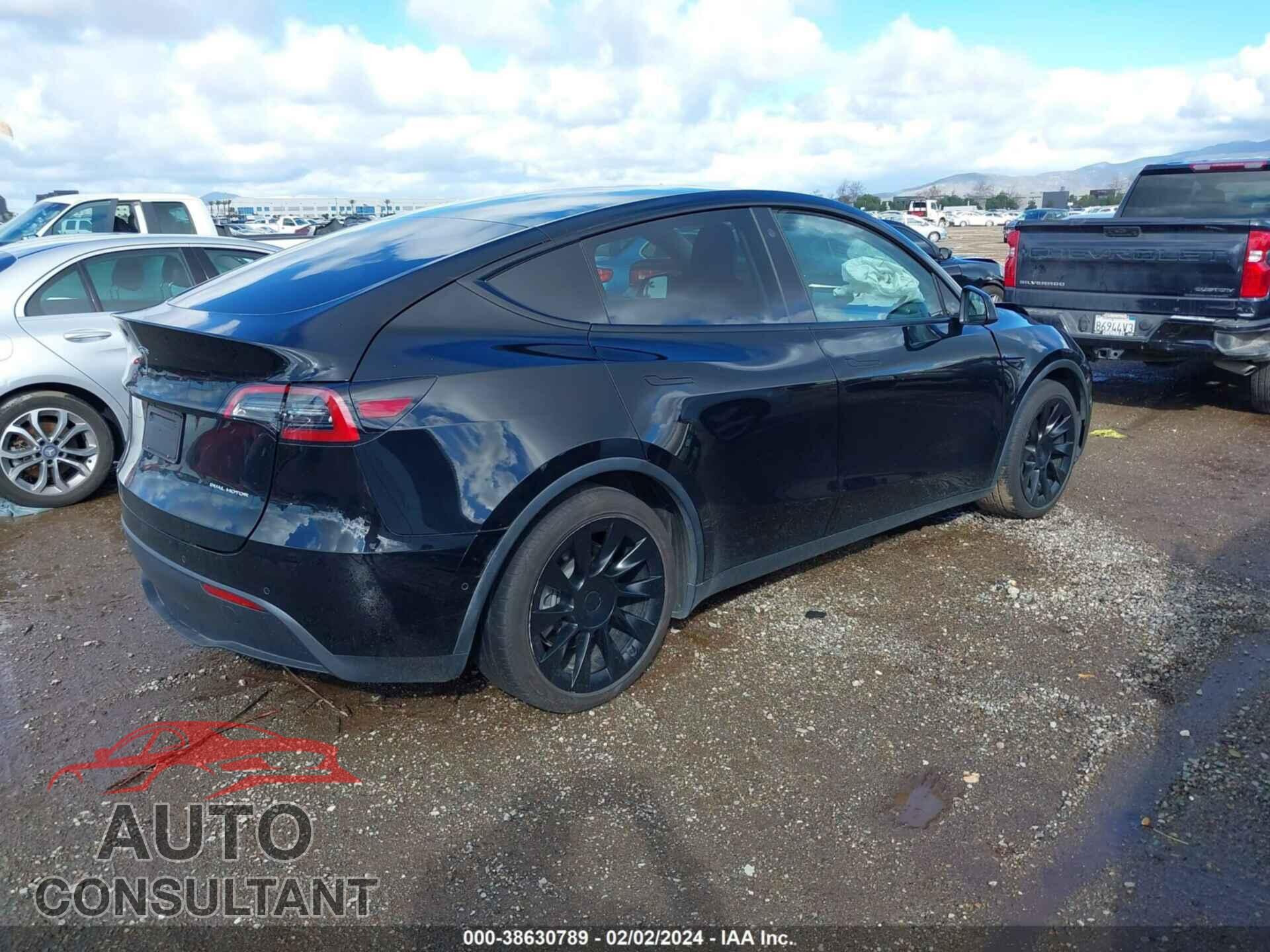 TESLA MODEL Y 2021 - 5YJYGAEE2MF214150