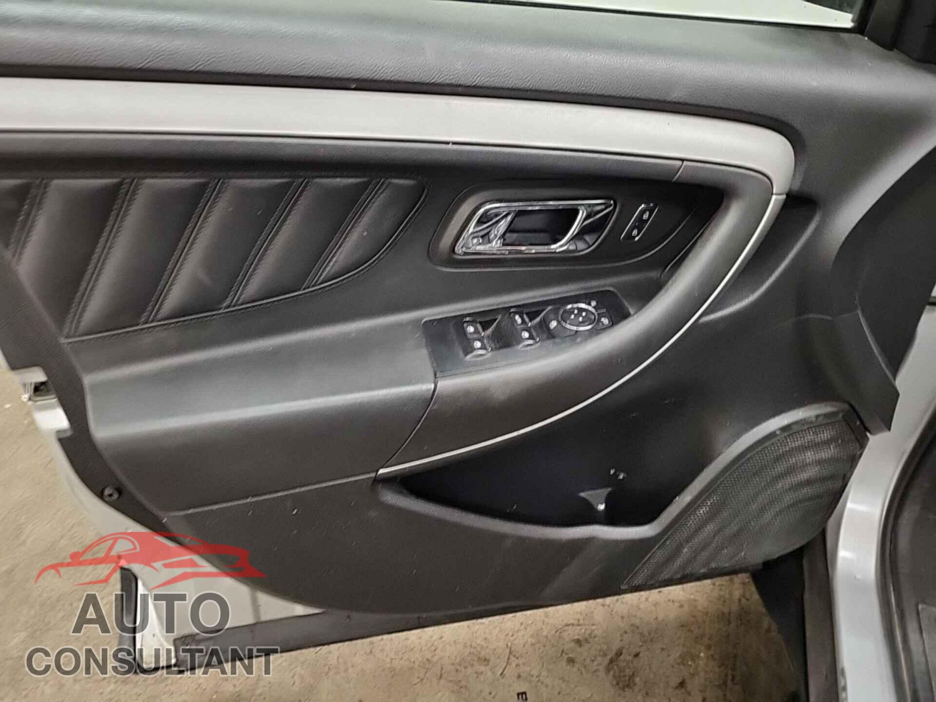 FORD TAURUS 2017 - 1FAHP2H86HG141636