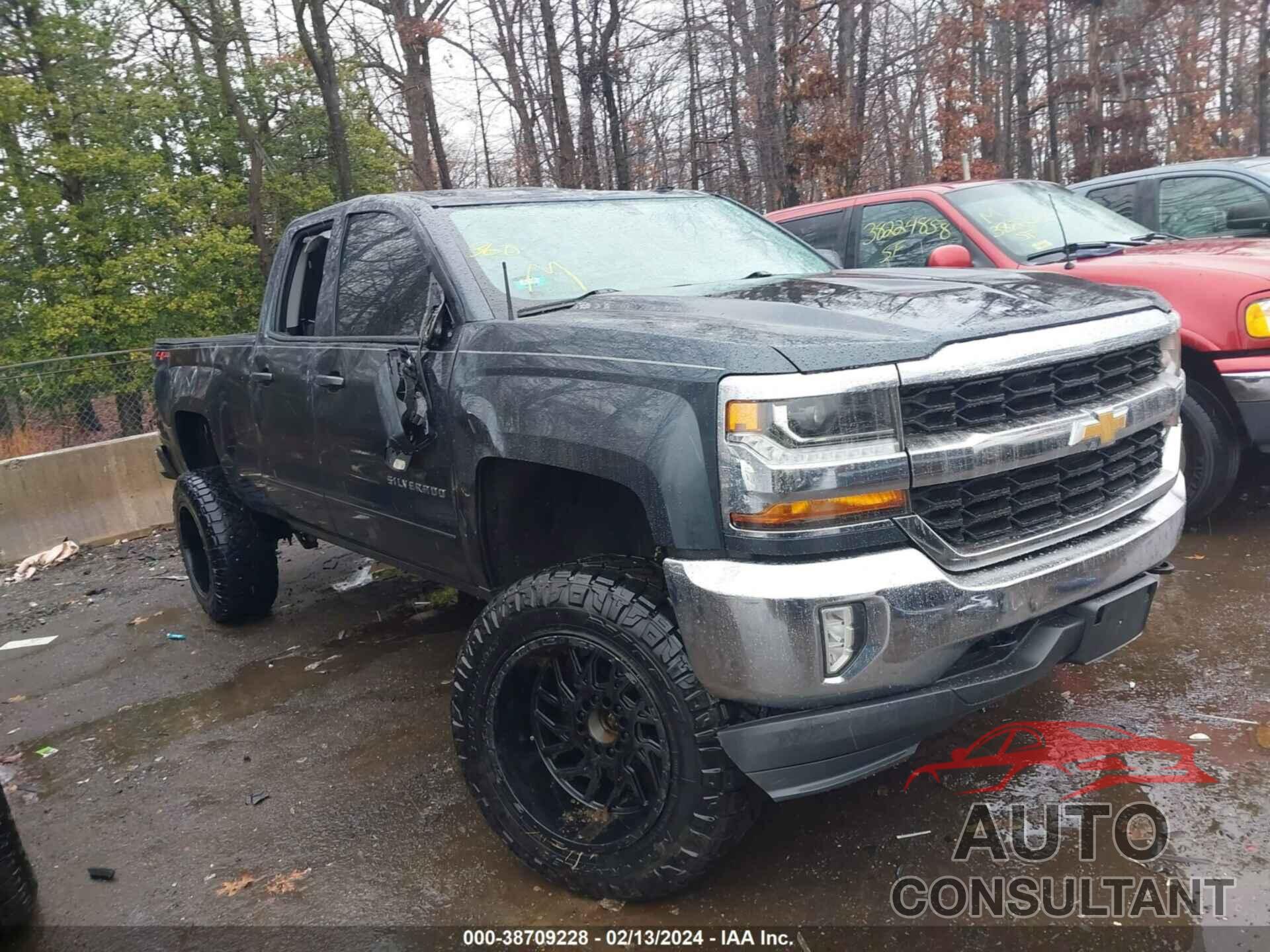 CHEVROLET SILVERADO 1500 2018 - 1GCVKREC2JZ141303
