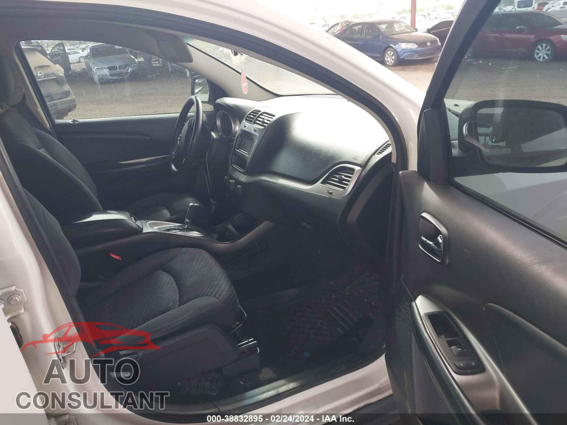 DODGE JOURNEY 2017 - 3C4PDCBG8HT533825