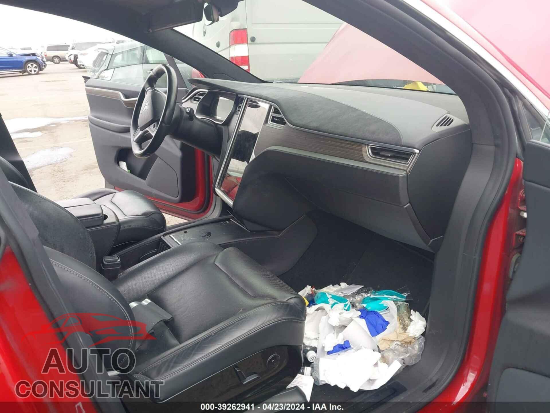 TESLA MODEL X 2016 - 5YJXCAE4XGF000252