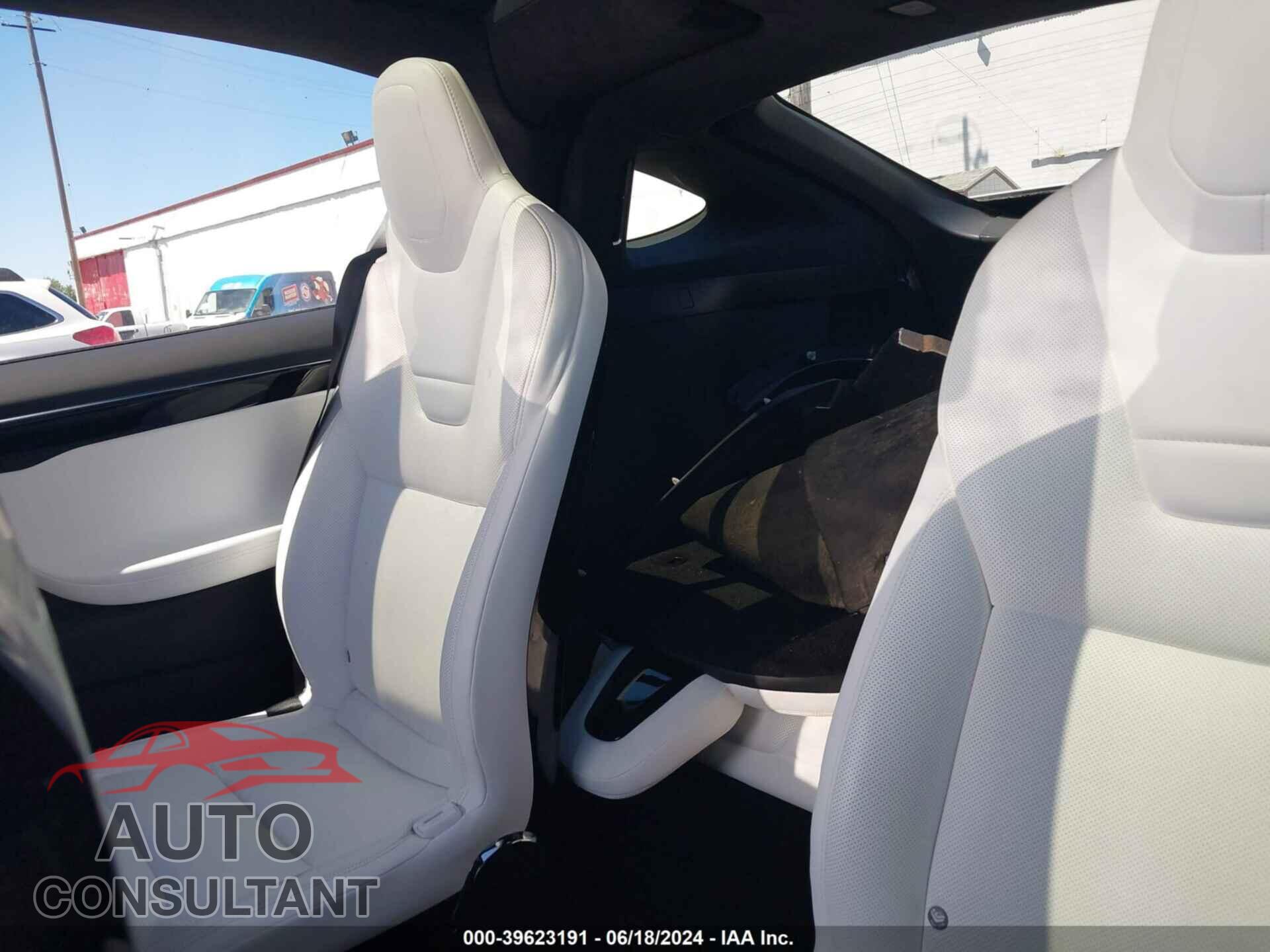 TESLA MODEL X 2017 - 5YJXCBE46HF038228