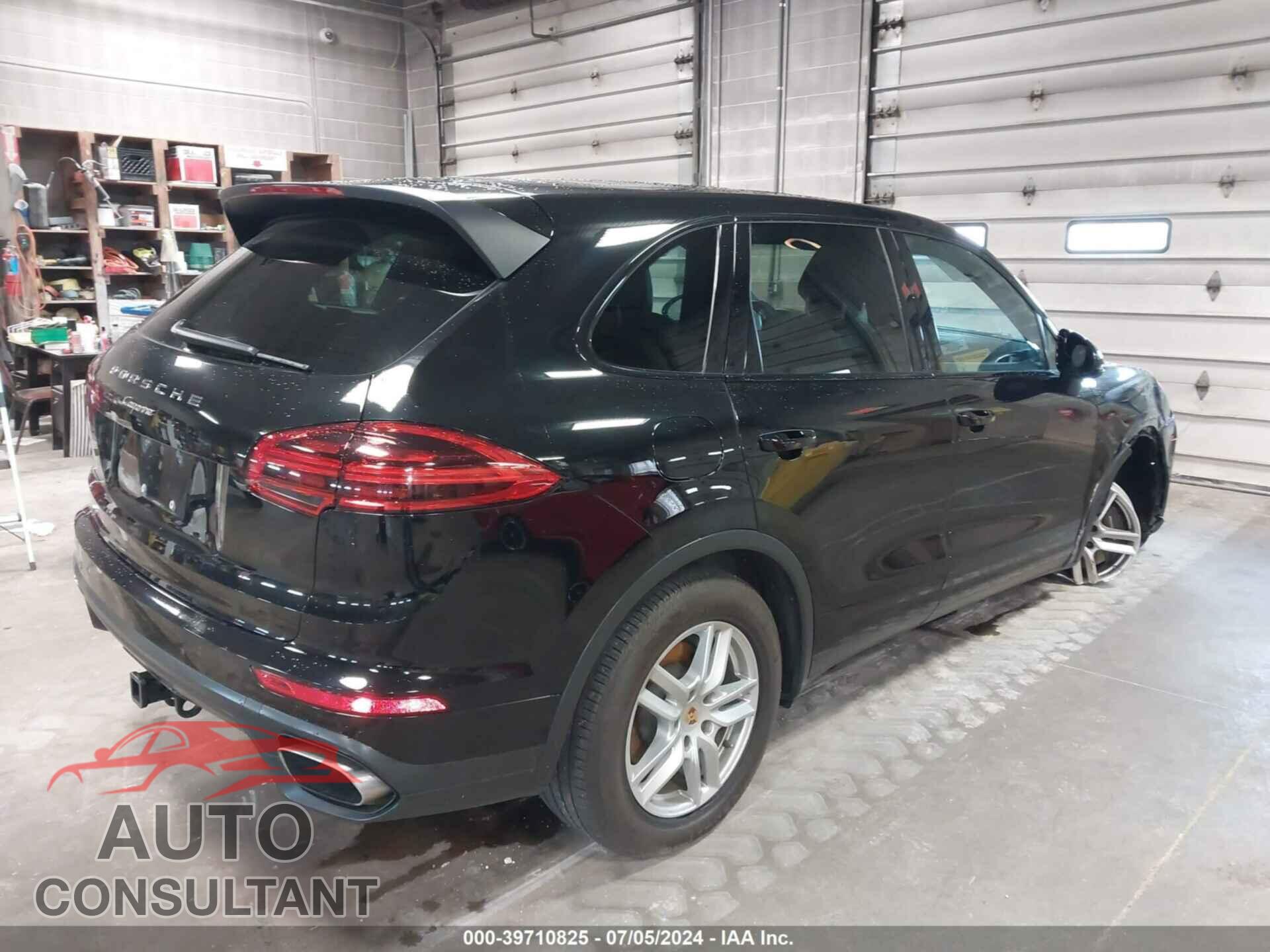 PORSCHE CAYENNE 2016 - WP1AA2A26GKA37225