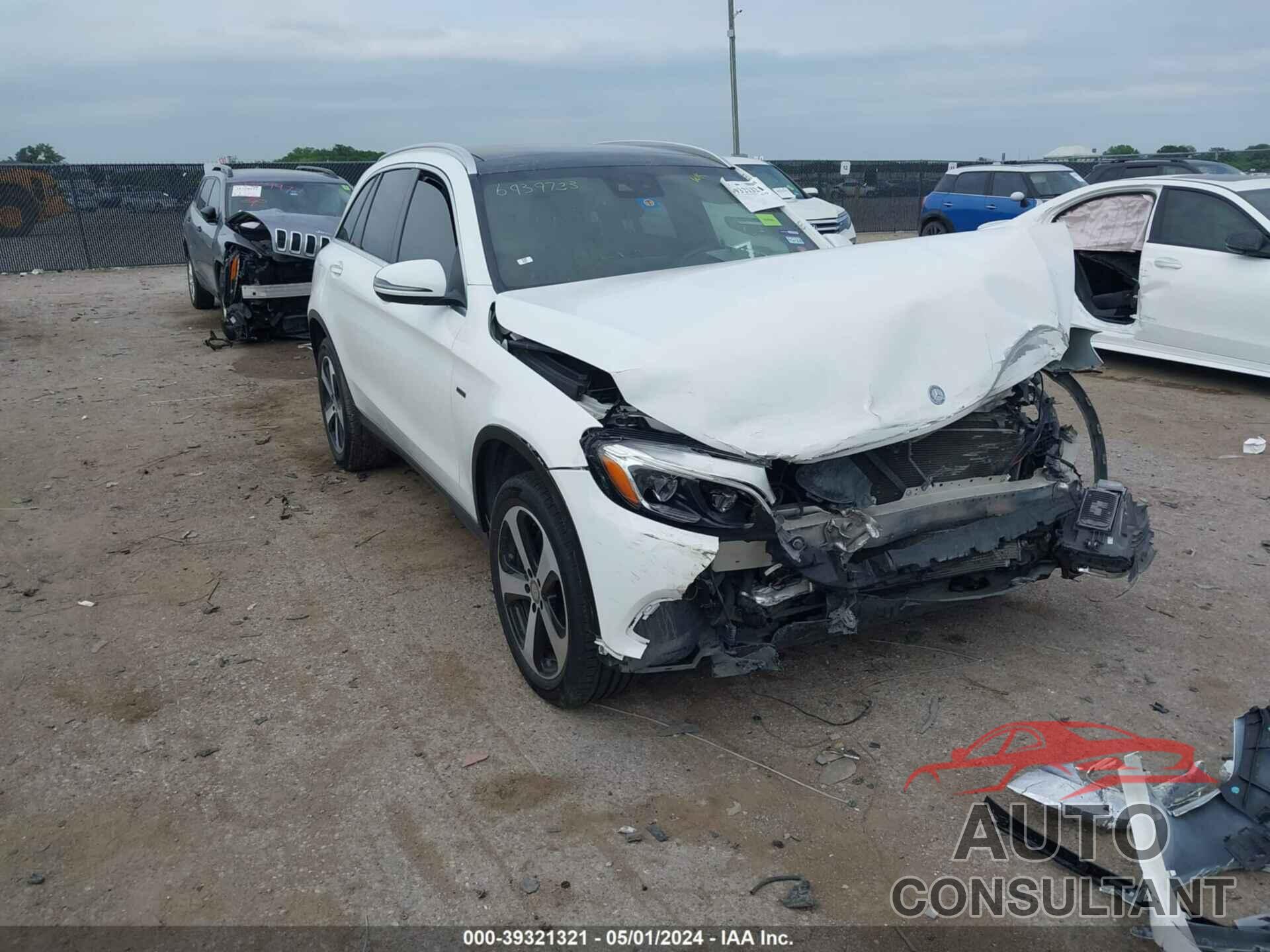 MERCEDES-BENZ GLC 300 2016 - WDC0G4KB2GF046996
