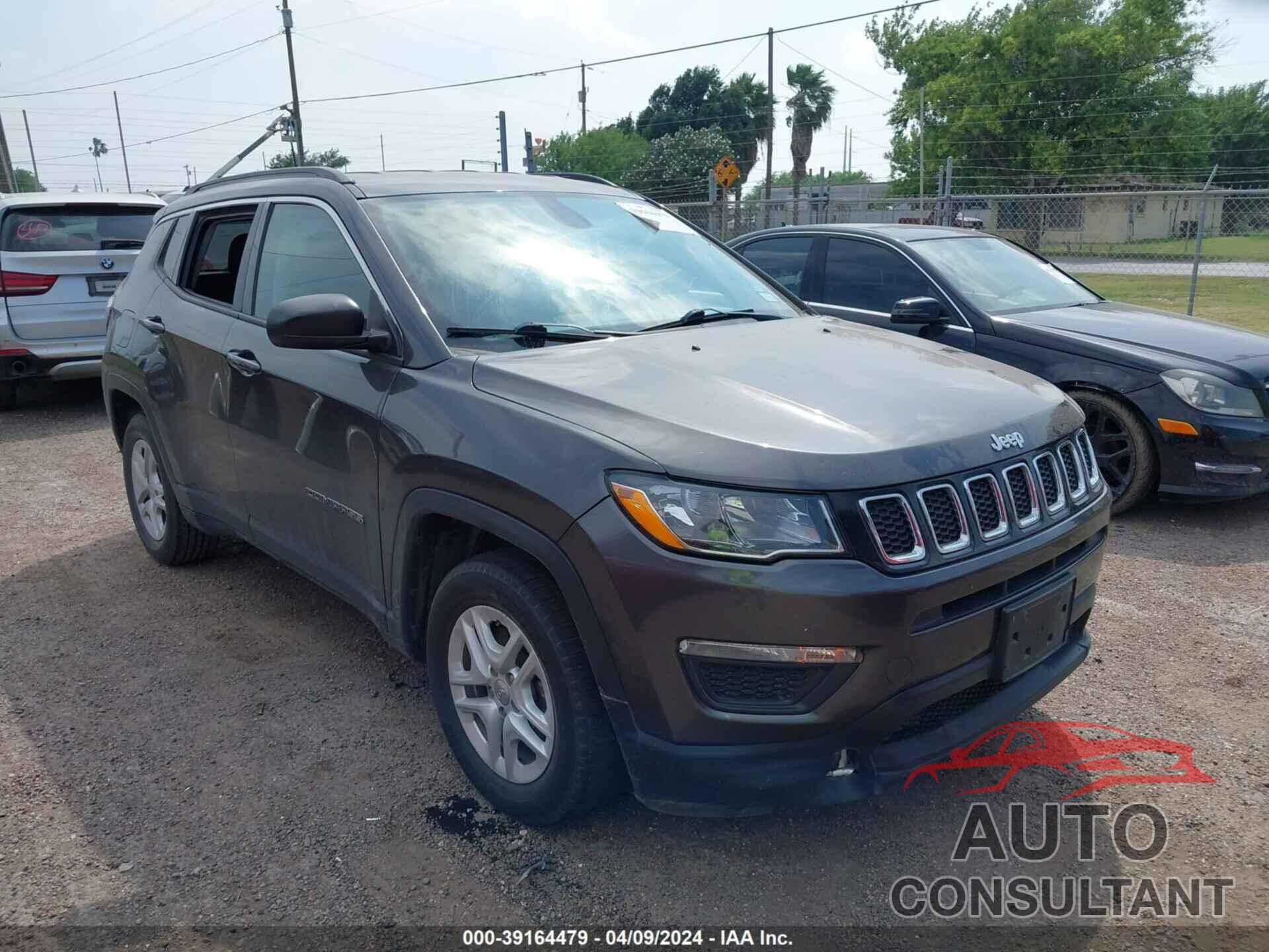 JEEP COMPASS 2019 - 3C4NJCAB4KT677000