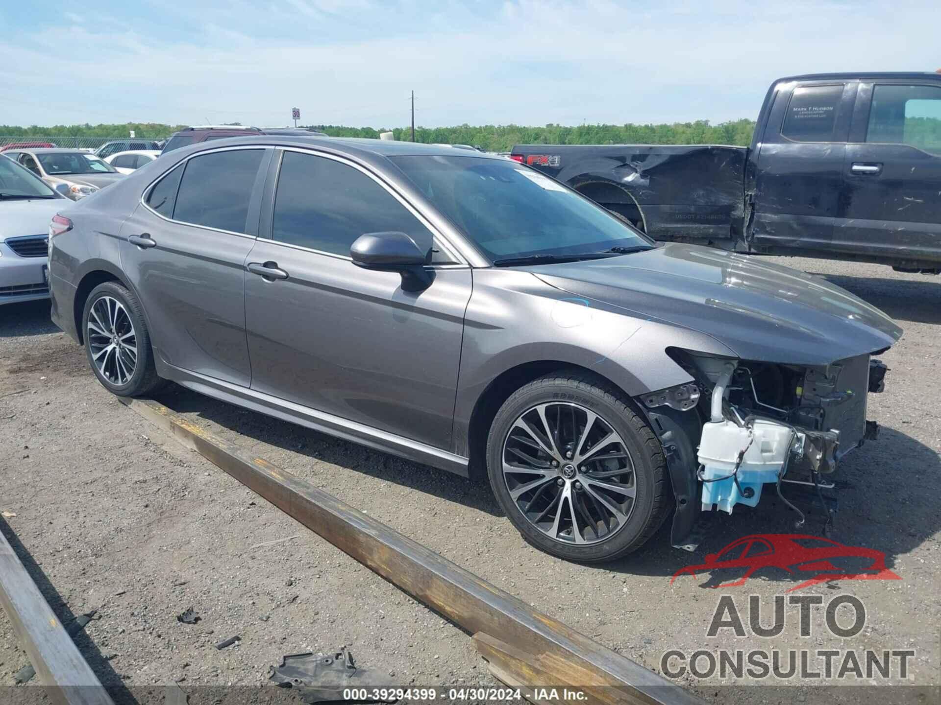 TOYOTA CAMRY 2018 - 4T1B11HK2JU565549