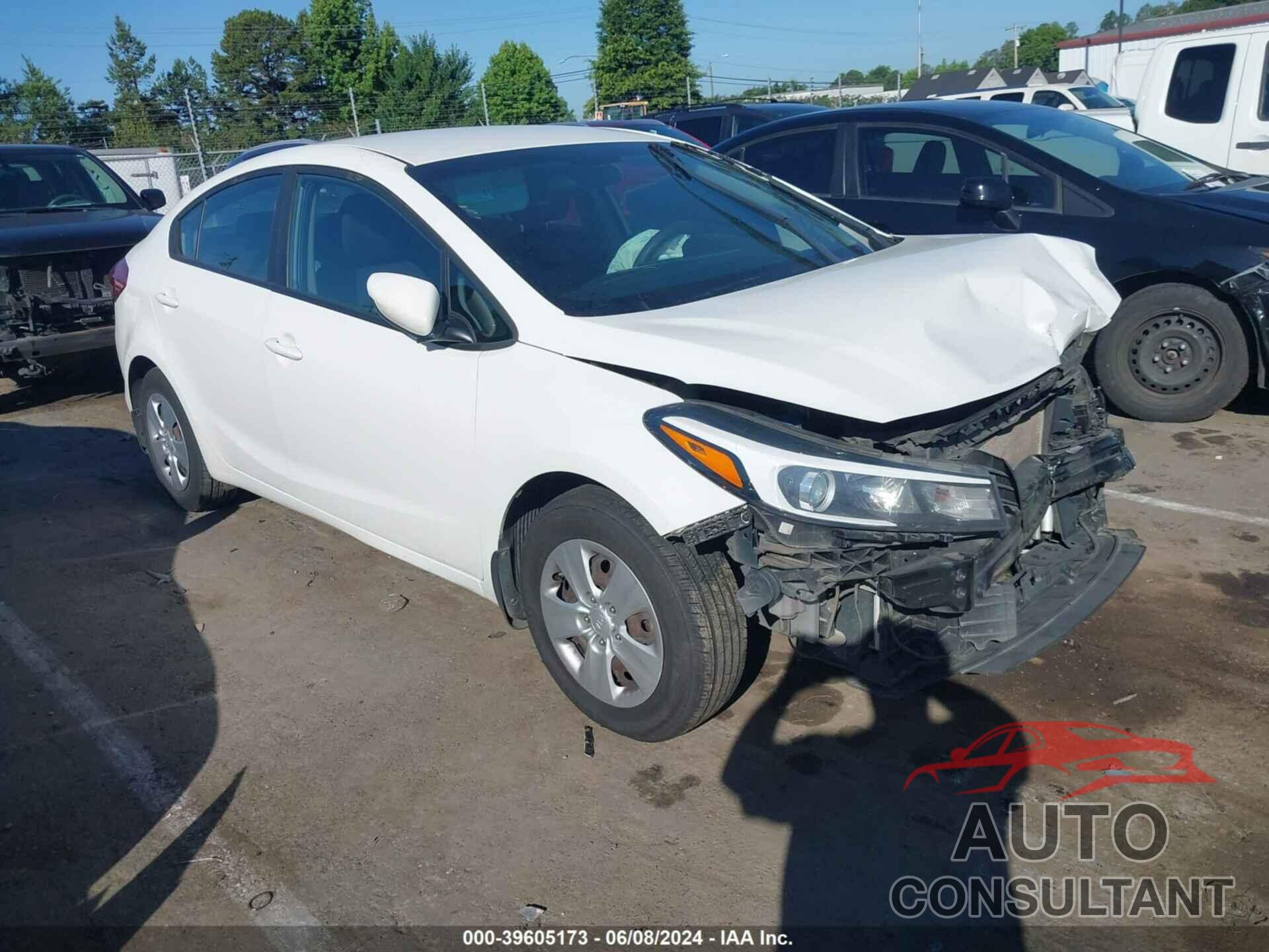 KIA FORTE 2018 - 3KPFK4A74JE229409