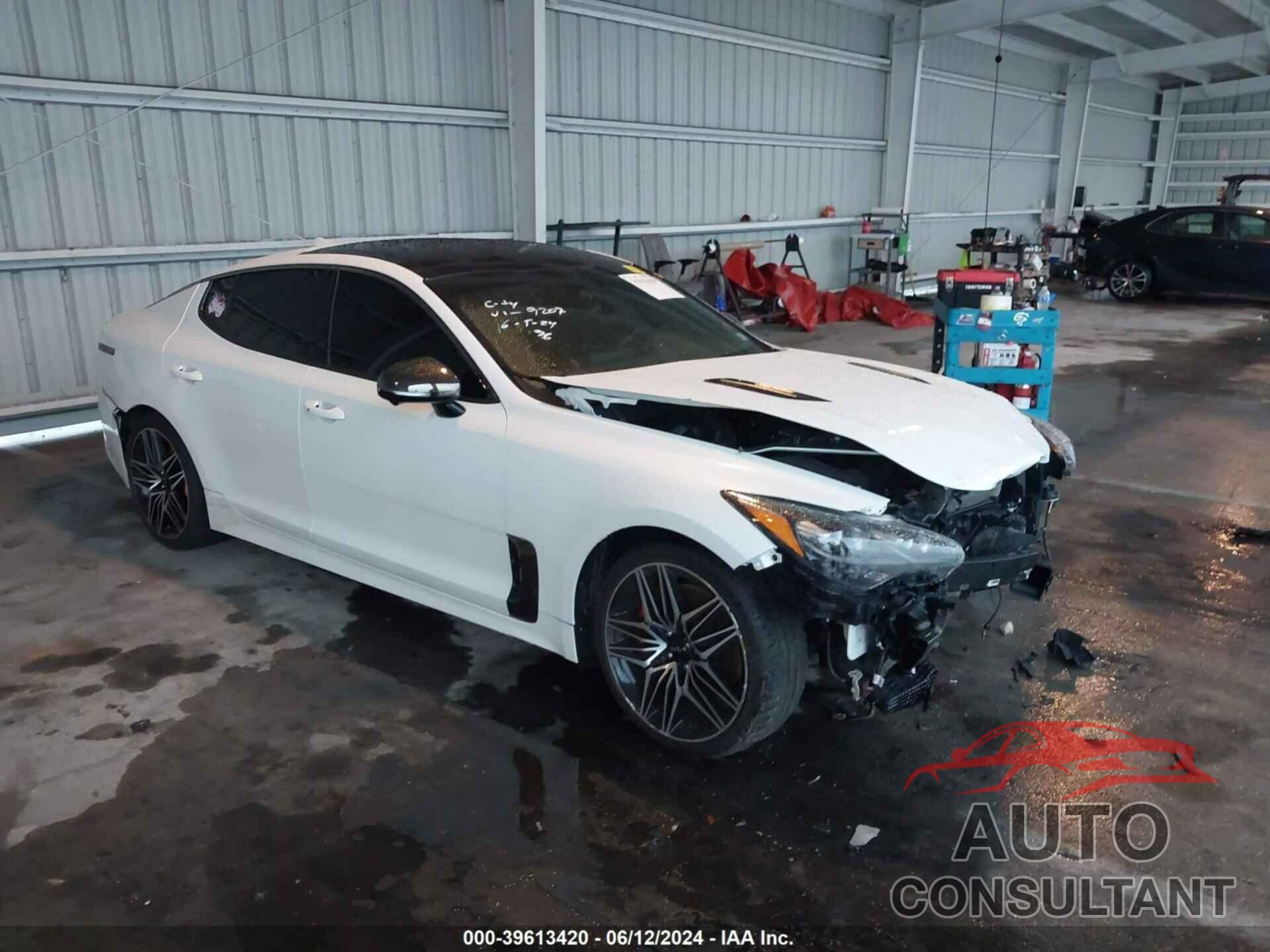 KIA STINGER 2022 - KNAE55LC4N6099207