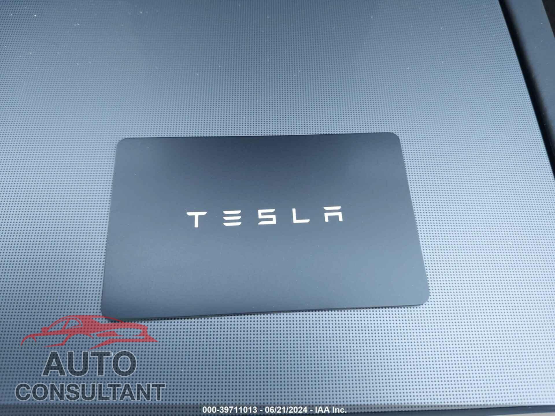 TESLA MODEL 3 2024 - 5YJ3E1EA2RF740847