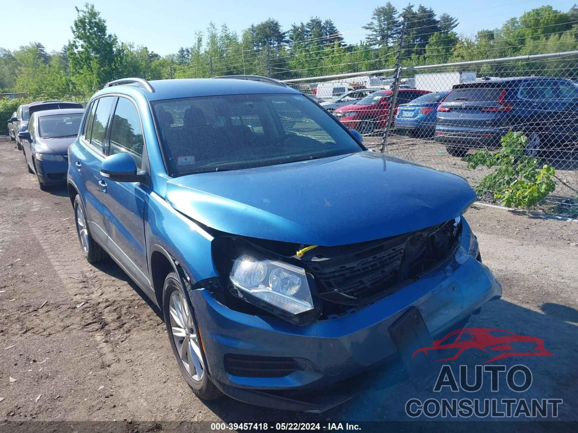 VOLKSWAGEN TIGUAN 2017 - WVGBV7AX7HK053935