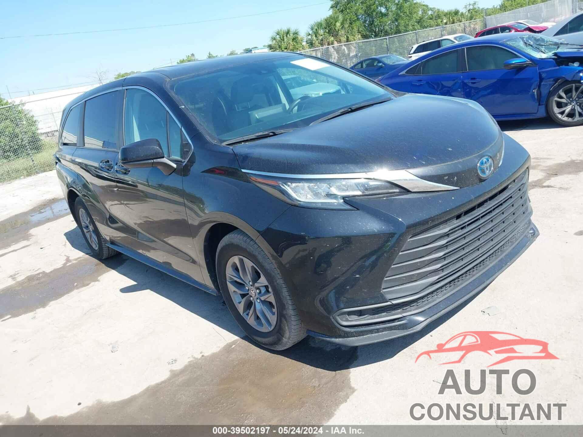 TOYOTA SIENNA 2022 - 5TDKRKEC2NS129374