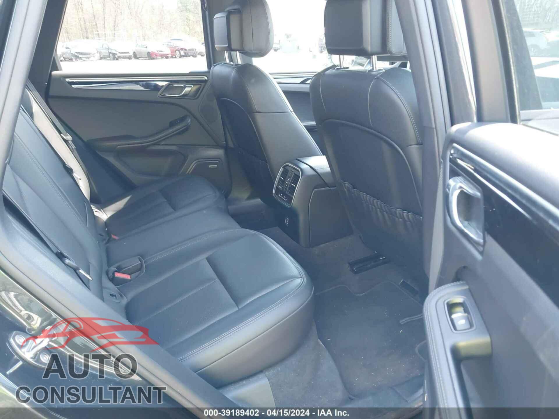 PORSCHE MACAN 2018 - WP1AA2A51JLB13977