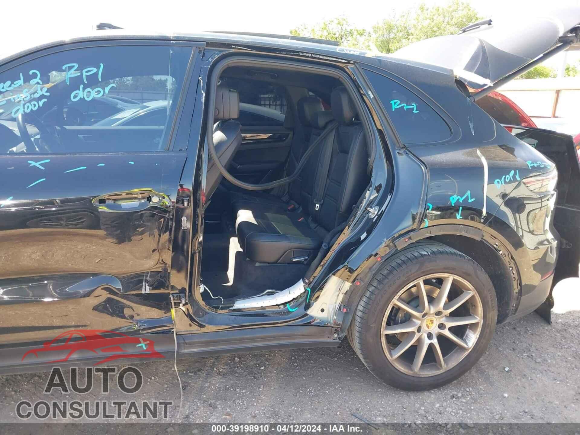 PORSCHE CAYENNE 2019 - WP1AA2AY8KDA08293