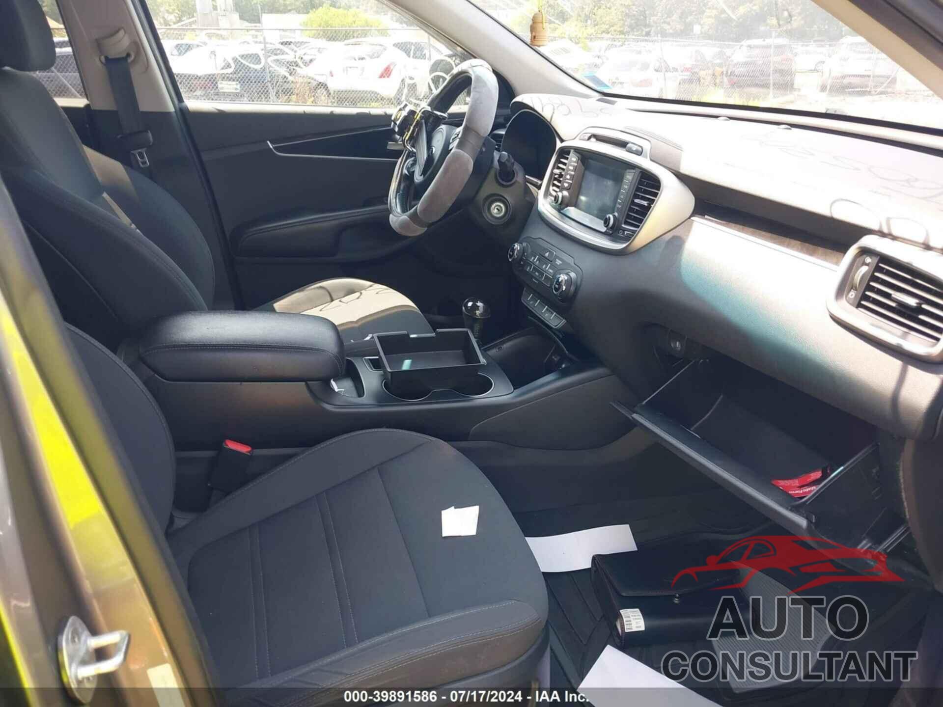 KIA SORENTO 2017 - 5XYPGDA31HG276476