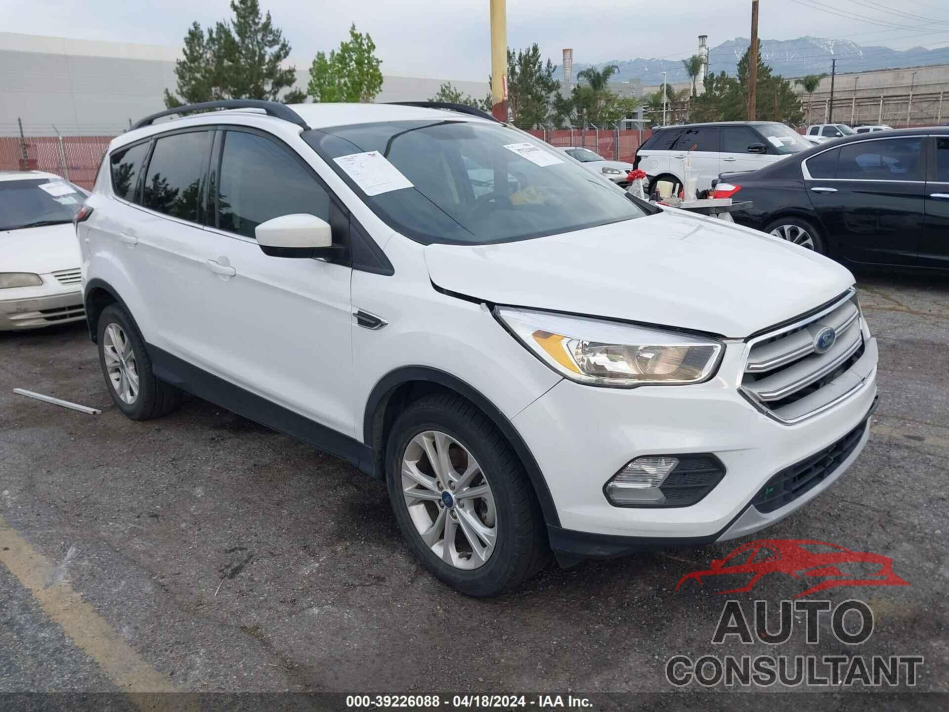 FORD ESCAPE 2018 - 1FMCU0GD6JUD60955