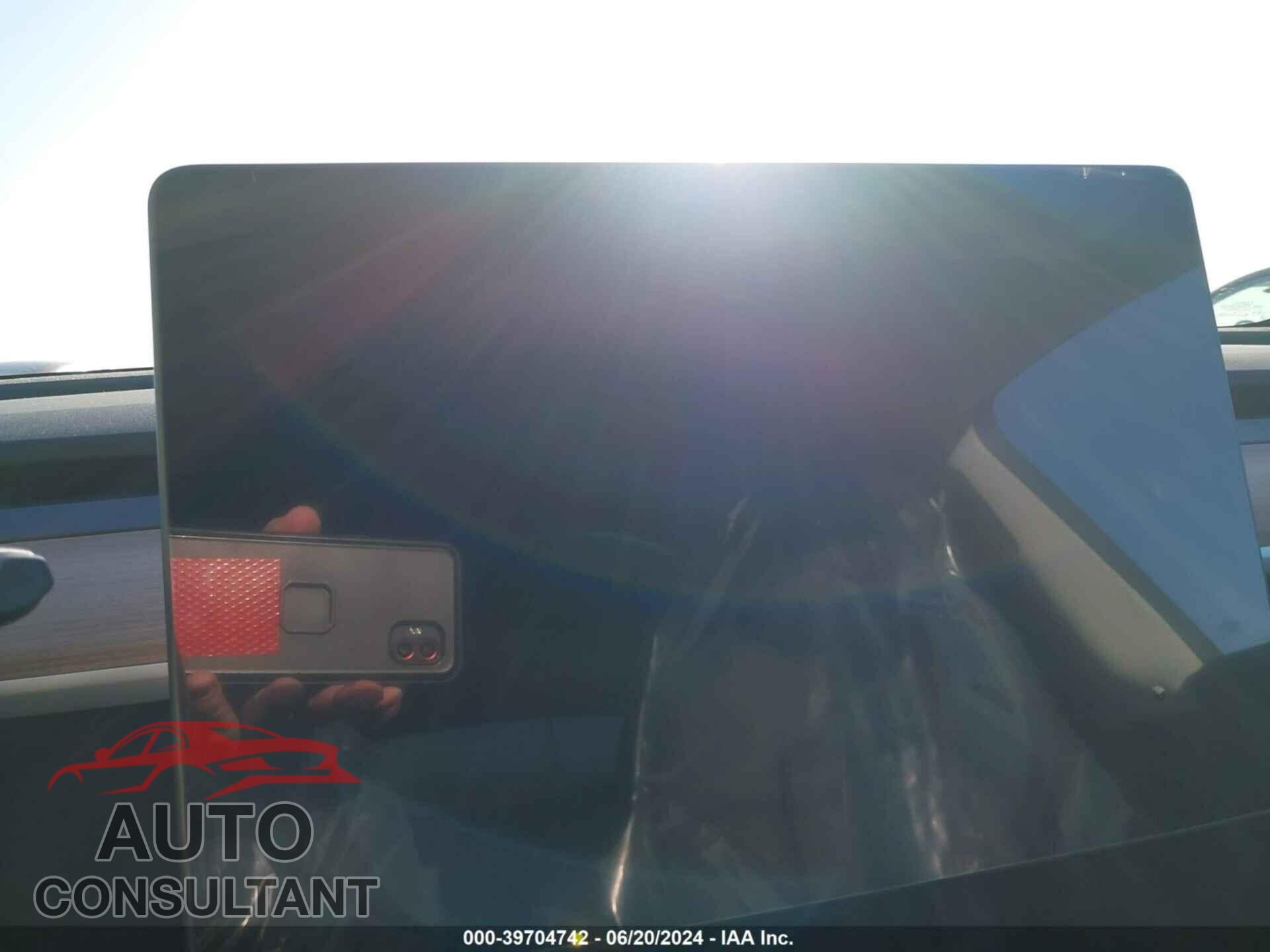 TESLA MODEL Y 2024 - 7SAYGDEE9RA292093