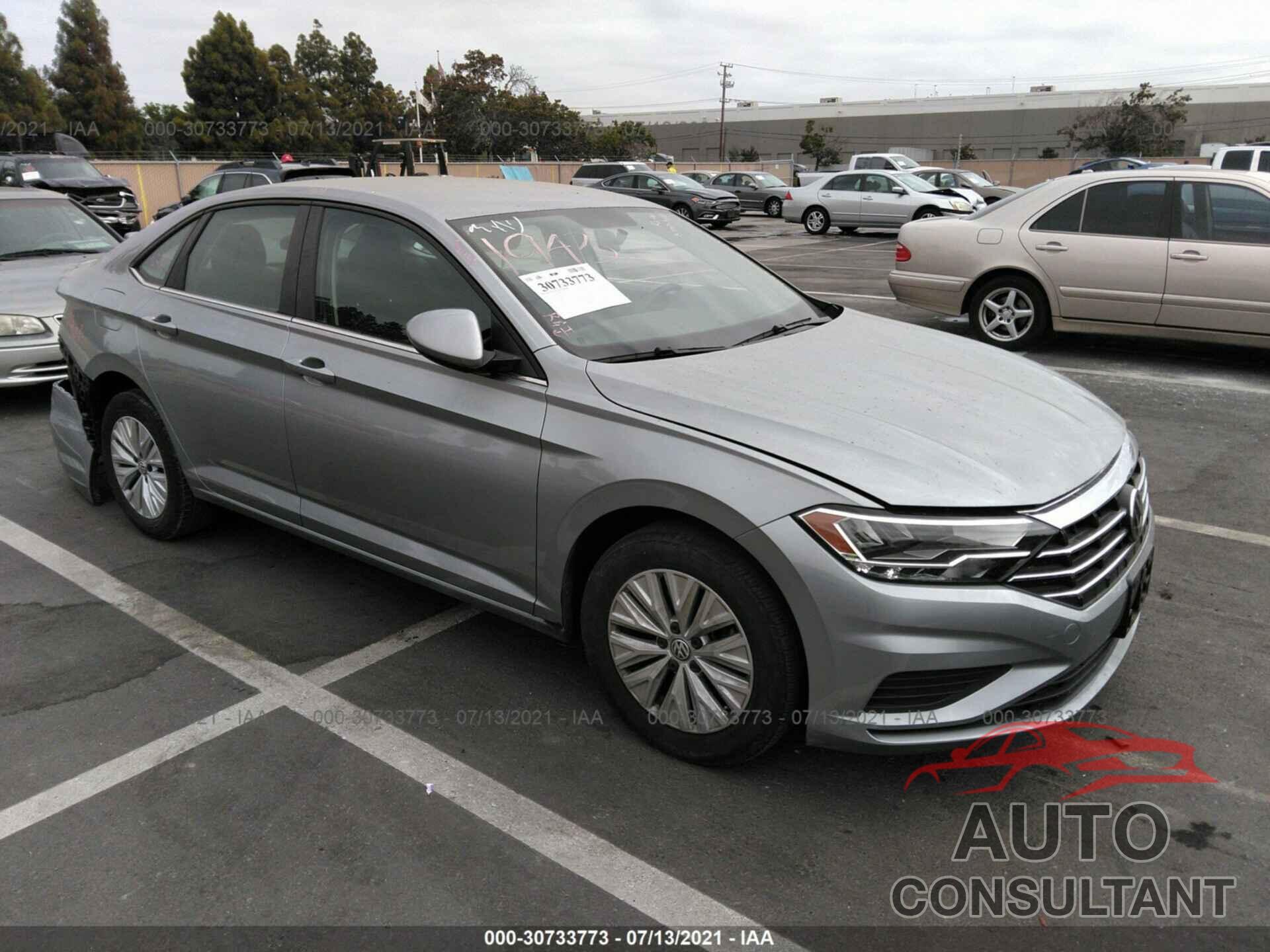 VOLKSWAGEN JETTA 2019 - 3VWC57BUXKM219102