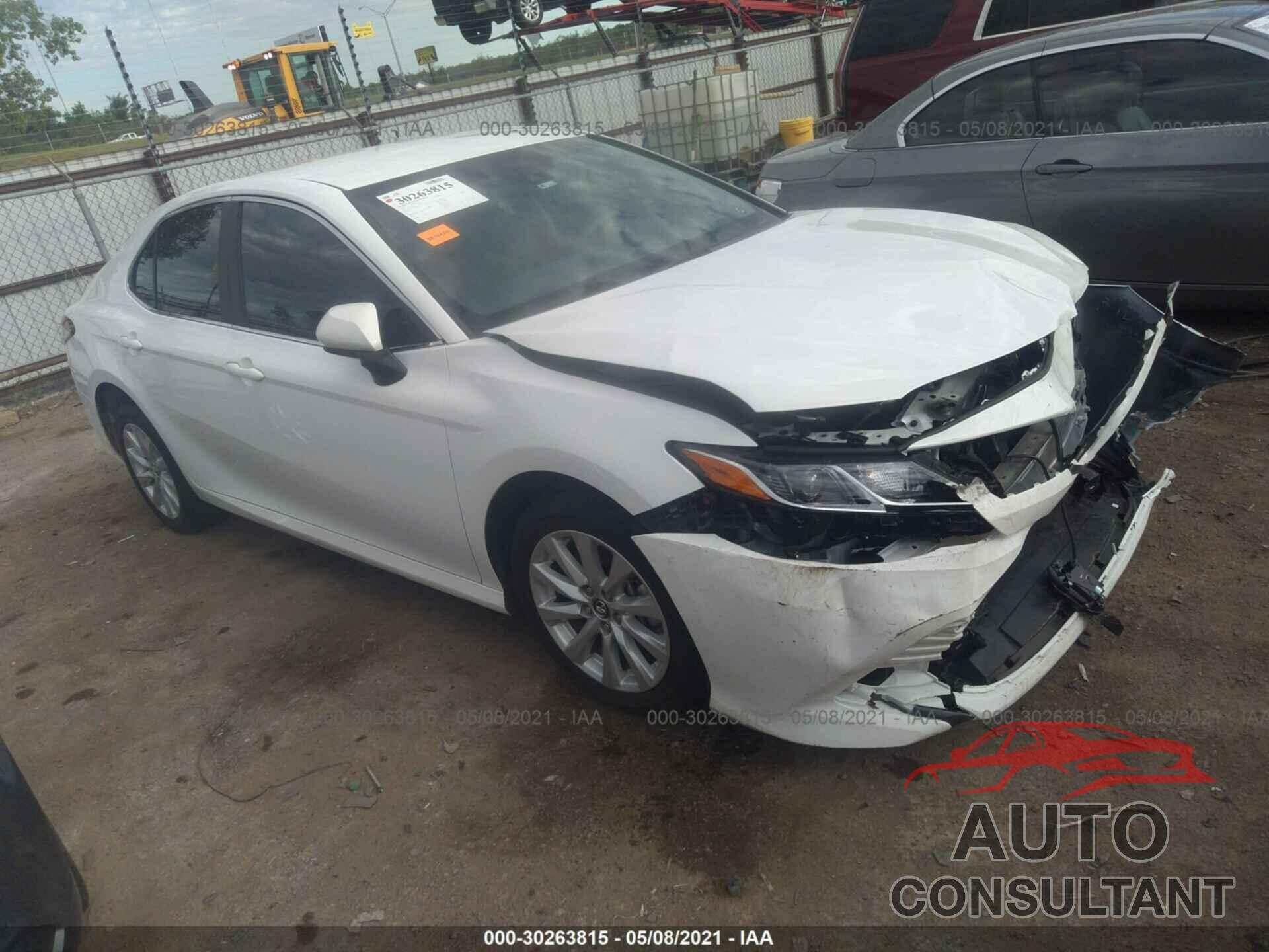 TOYOTA CAMRY 2018 - 4T1B11HK6JU067452