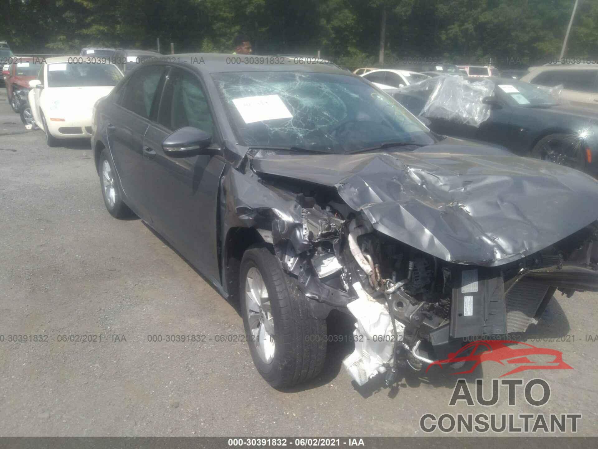 VOLKSWAGEN PASSAT 2018 - 1VWAA7A3XJC040330