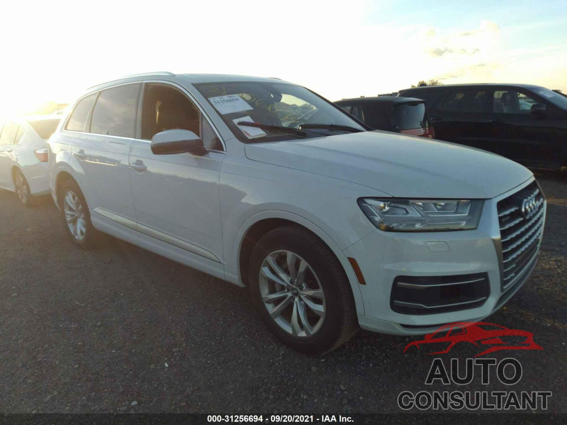 AUDI Q7 2019 - WA1LAAF71KD015150