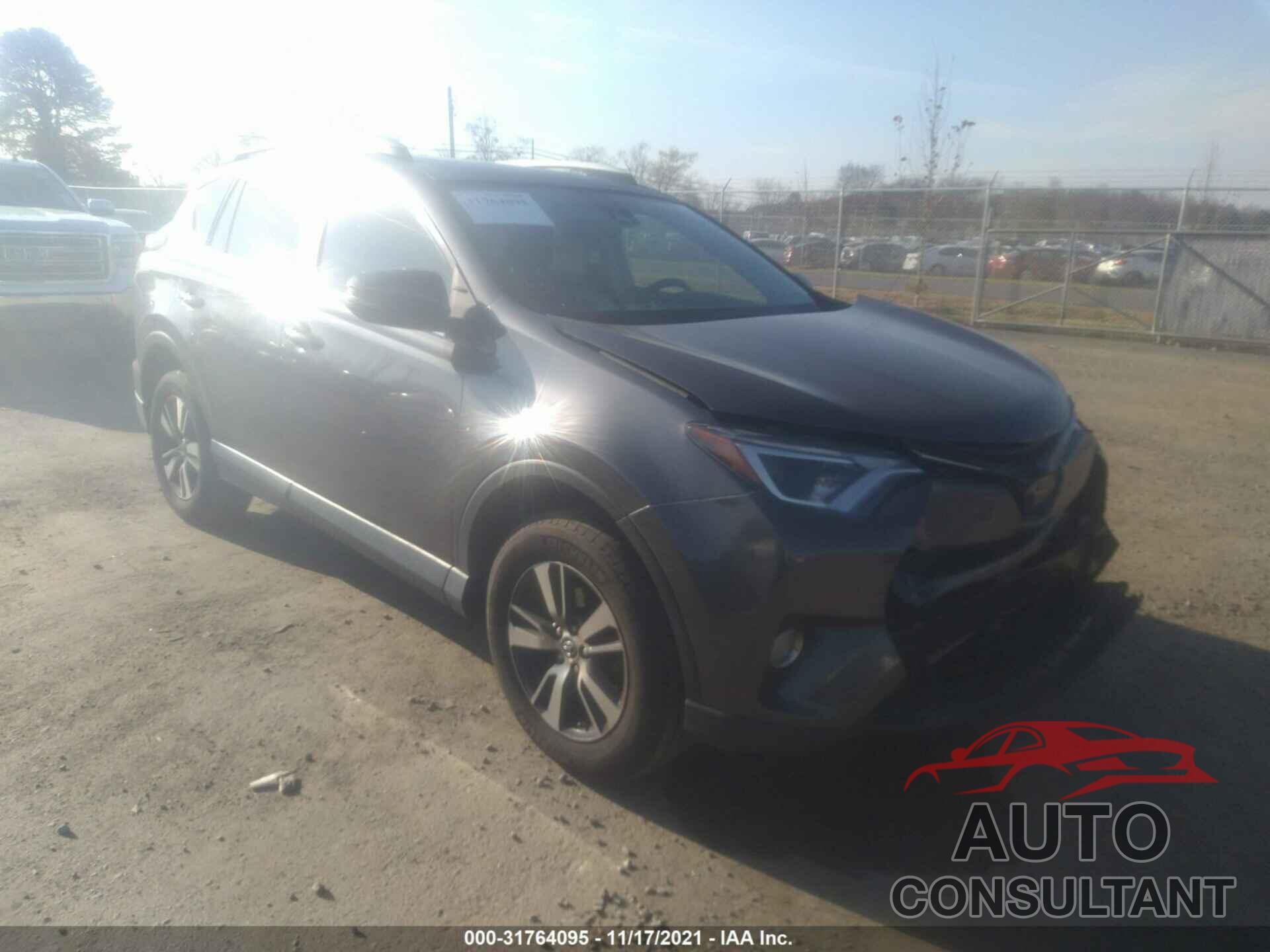 TOYOTA RAV4 2017 - JTMRFREV0HJ706003