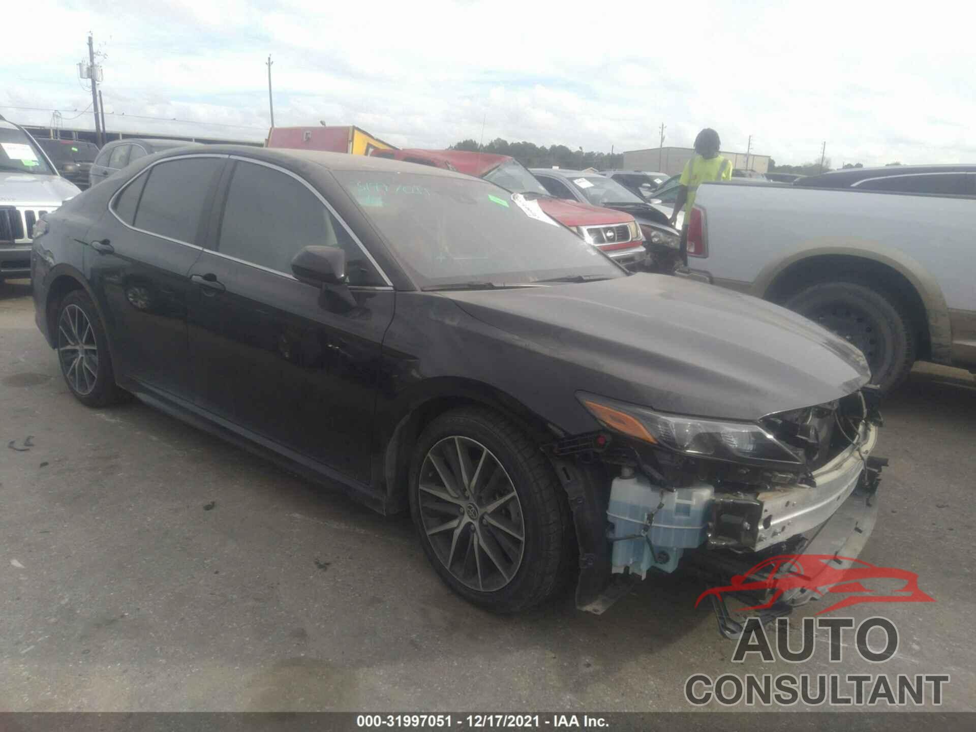 TOYOTA CAMRY 2021 - 4T1G11AK9MU547618