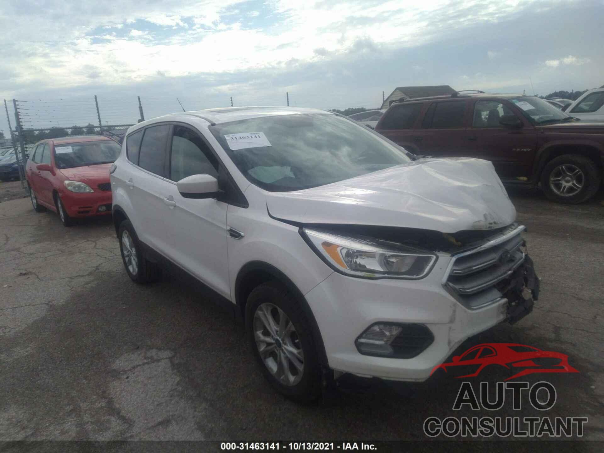 FORD ESCAPE 2017 - 1FMCU0GDXHUE52337