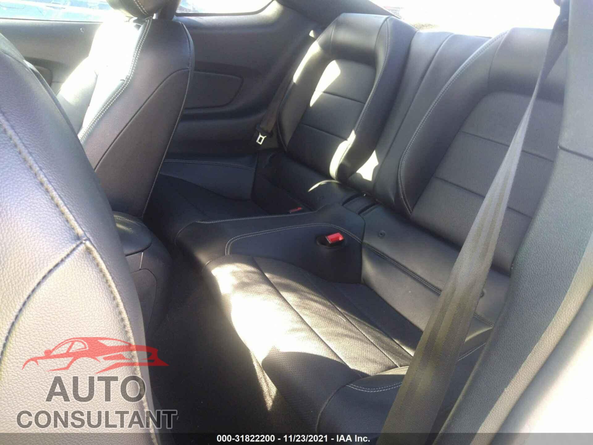 FORD MUSTANG 2019 - 1FA6P8THXK5142843