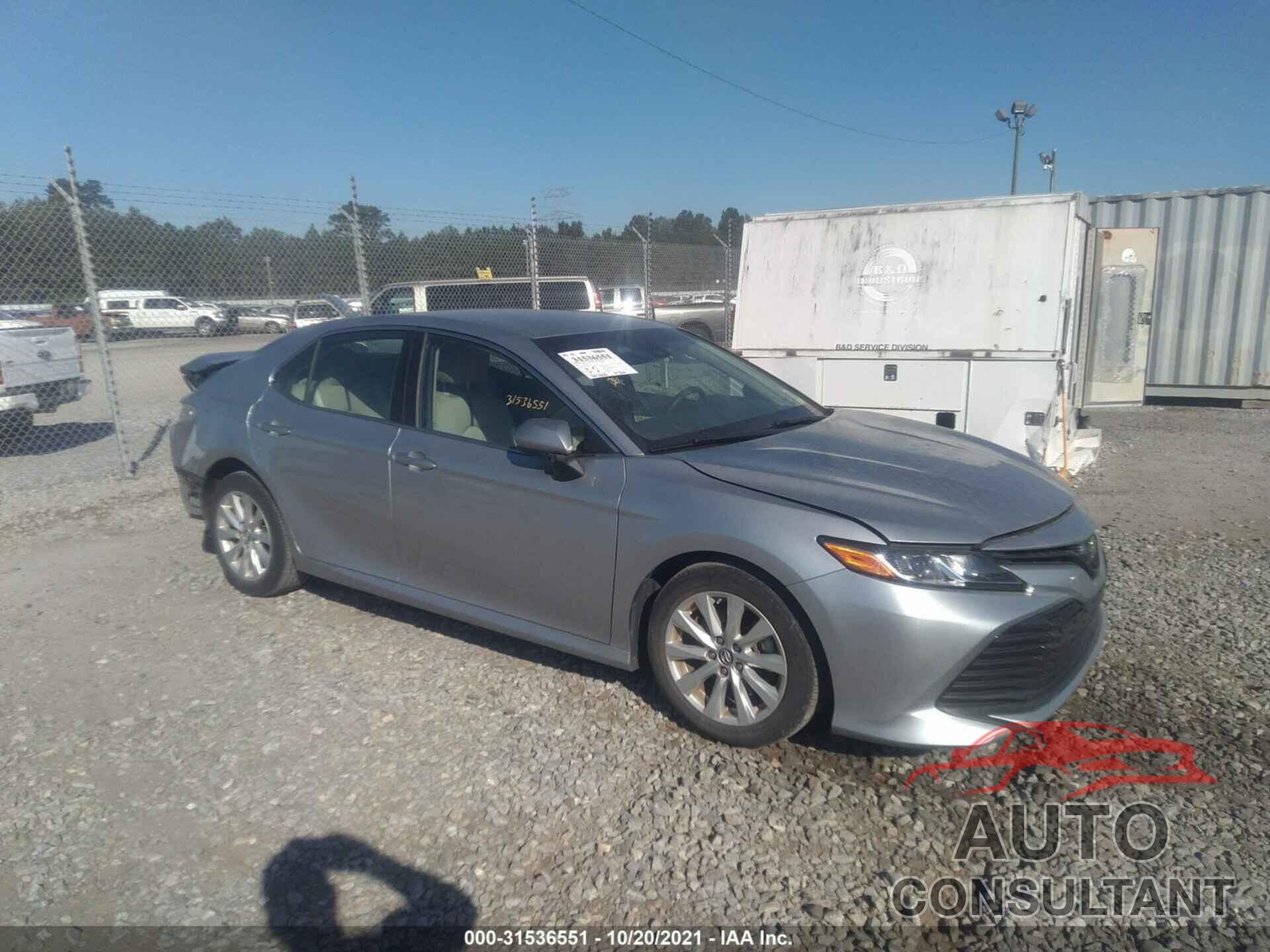 TOYOTA CAMRY 2018 - 4T1B11HK6JU033902