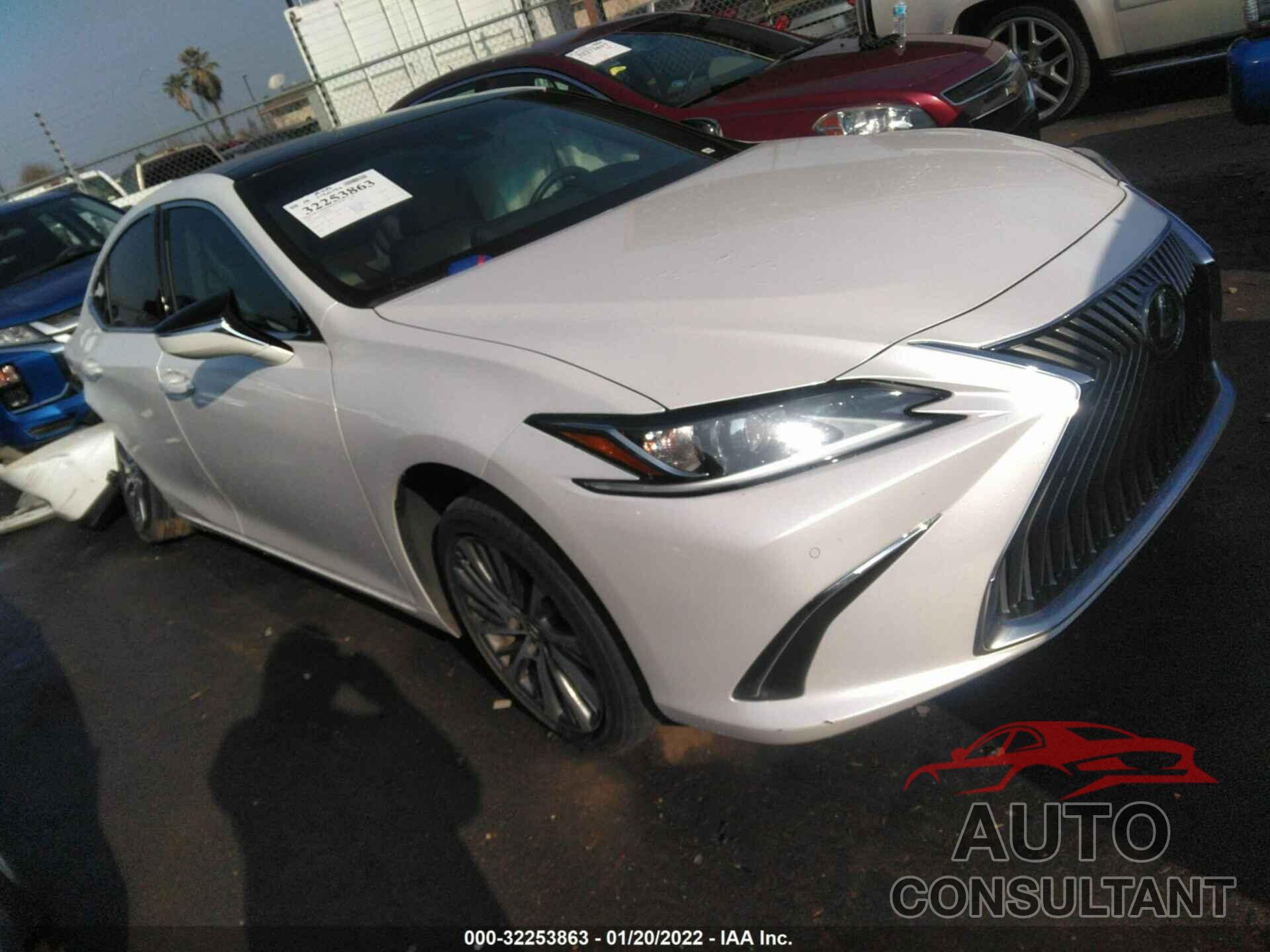 LEXUS ES 2020 - 58ADZ1B19LU075641