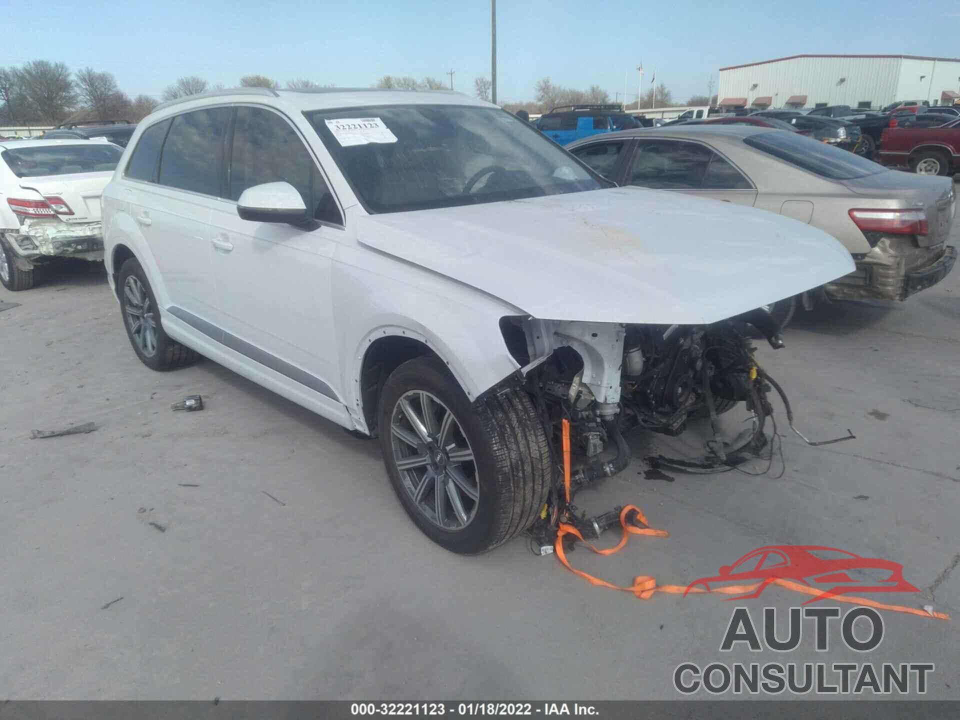 AUDI Q7 2019 - WA1LHAF76KD048902