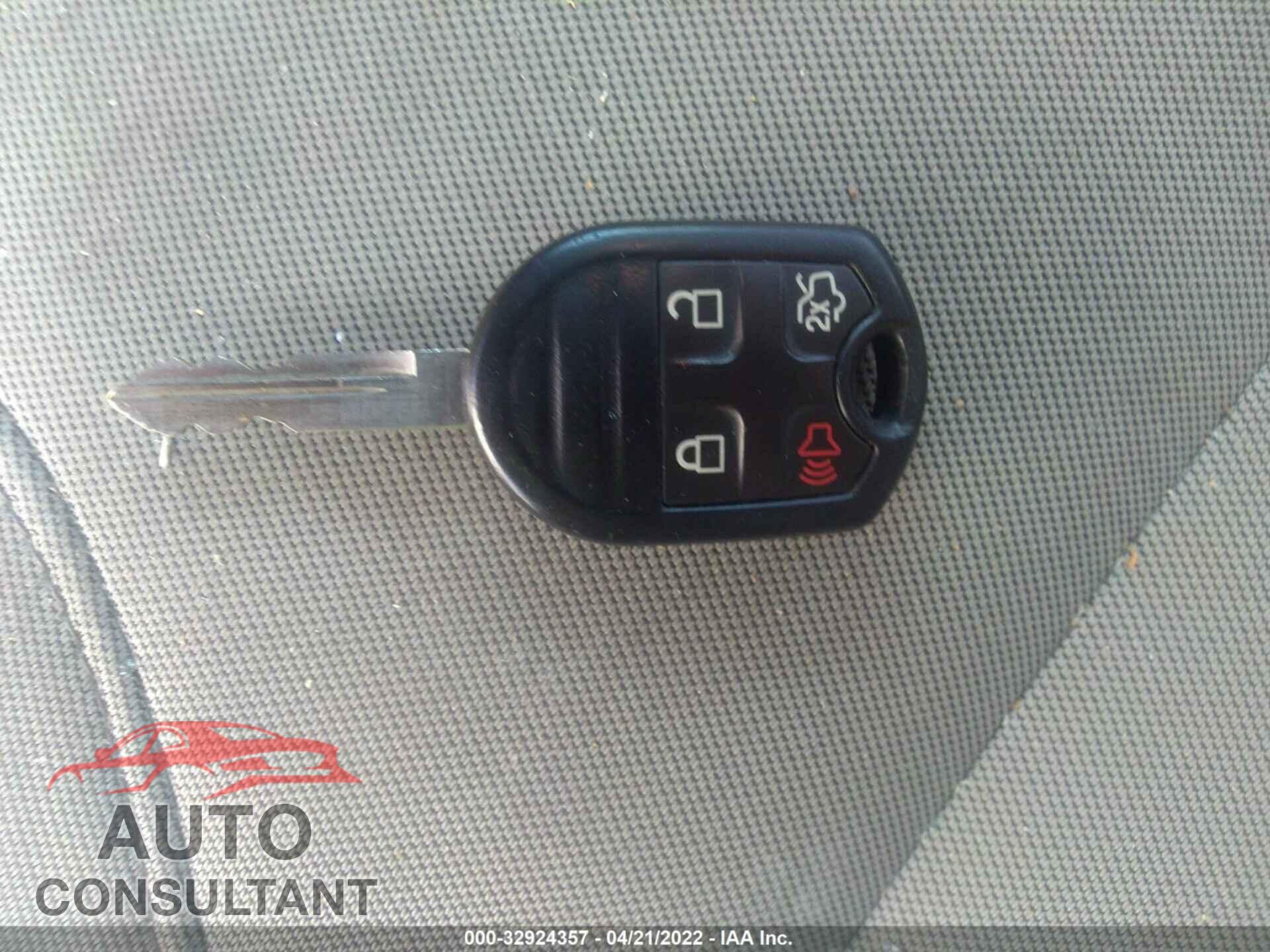 FORD TAURUS 2016 - 1FAHP2D89GG101037