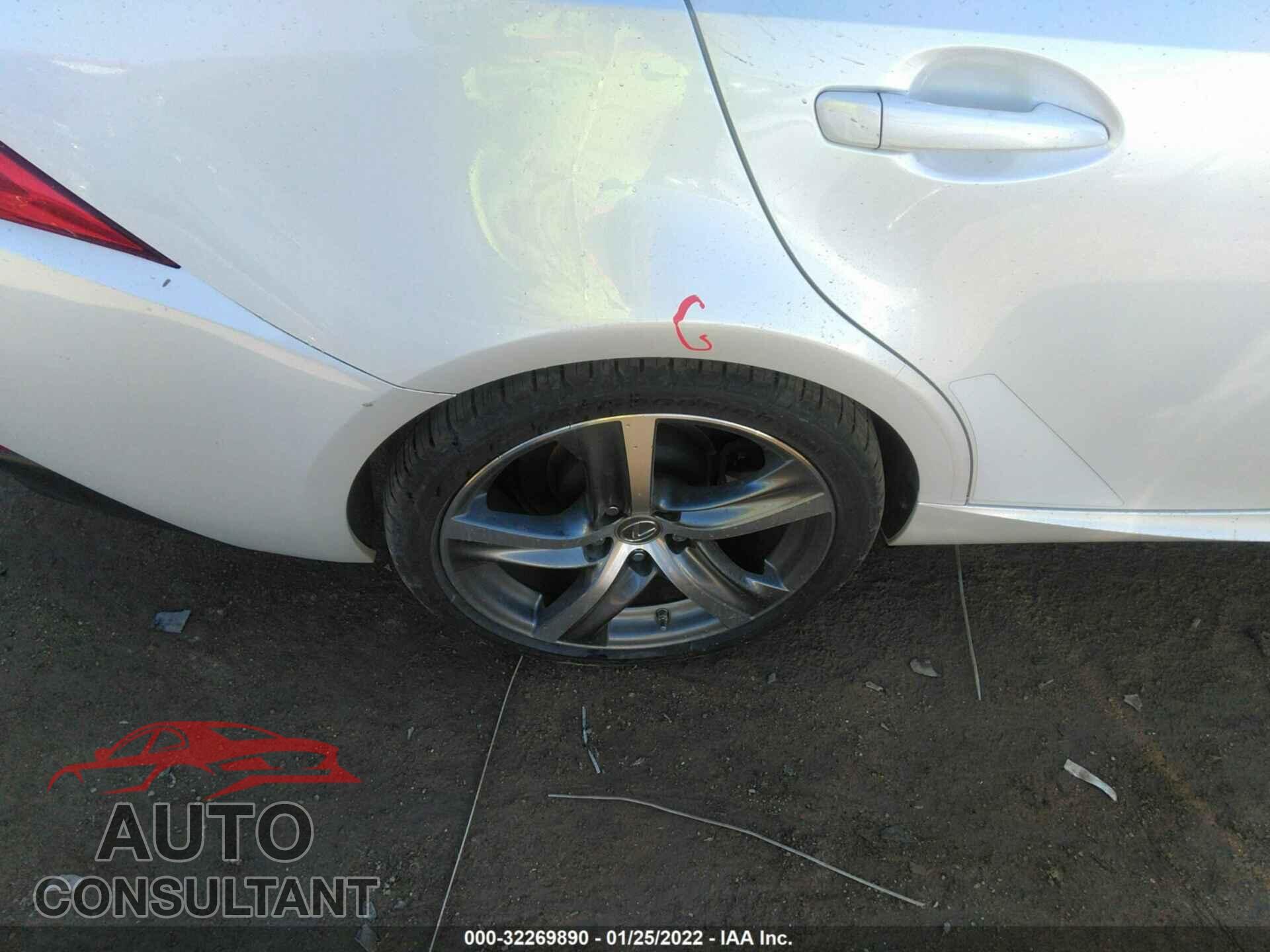 LEXUS IS 2017 - JTHBA1D24H5039033