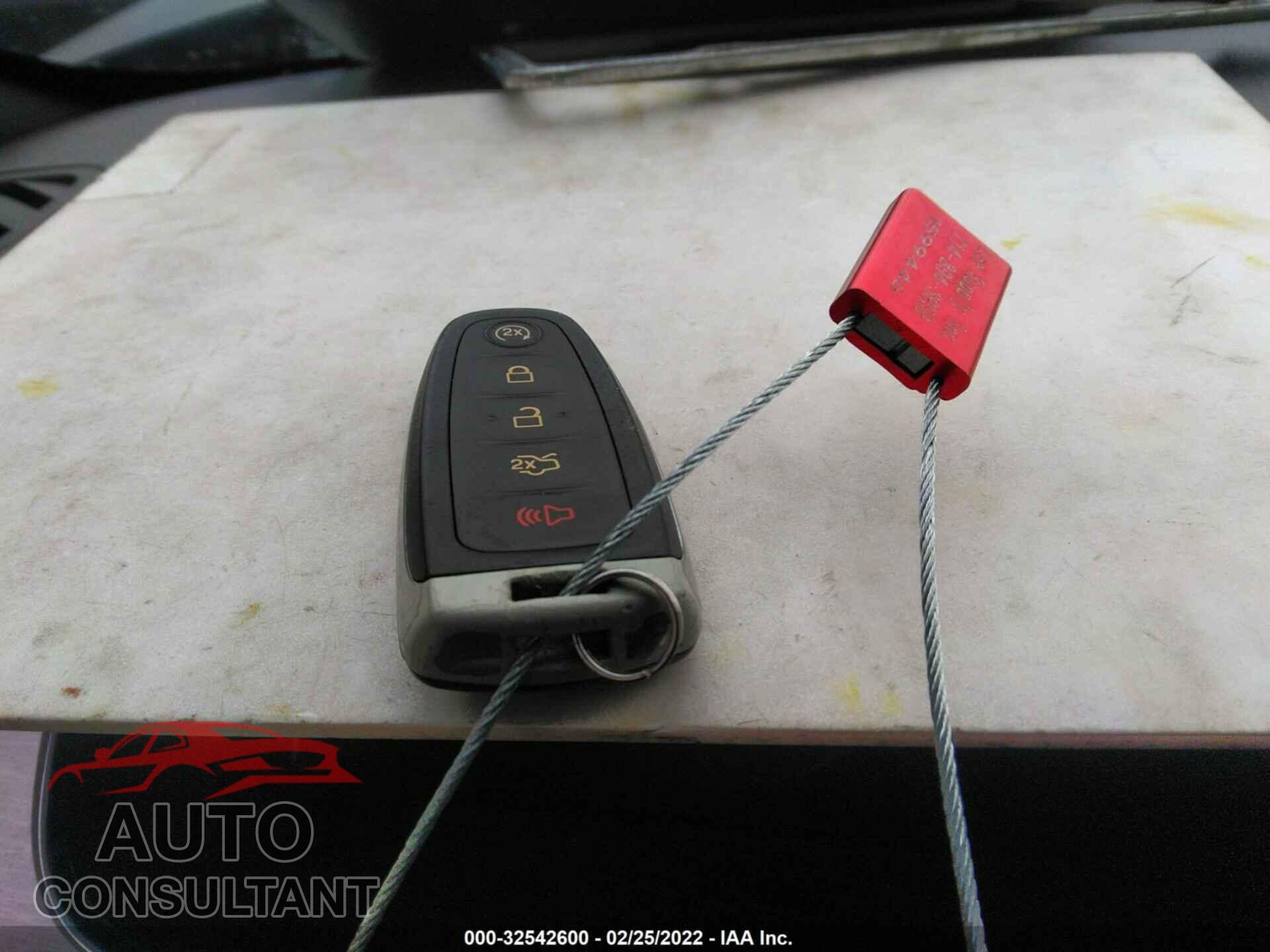 FORD TAURUS 2016 - 1FAHP2E85GG137824