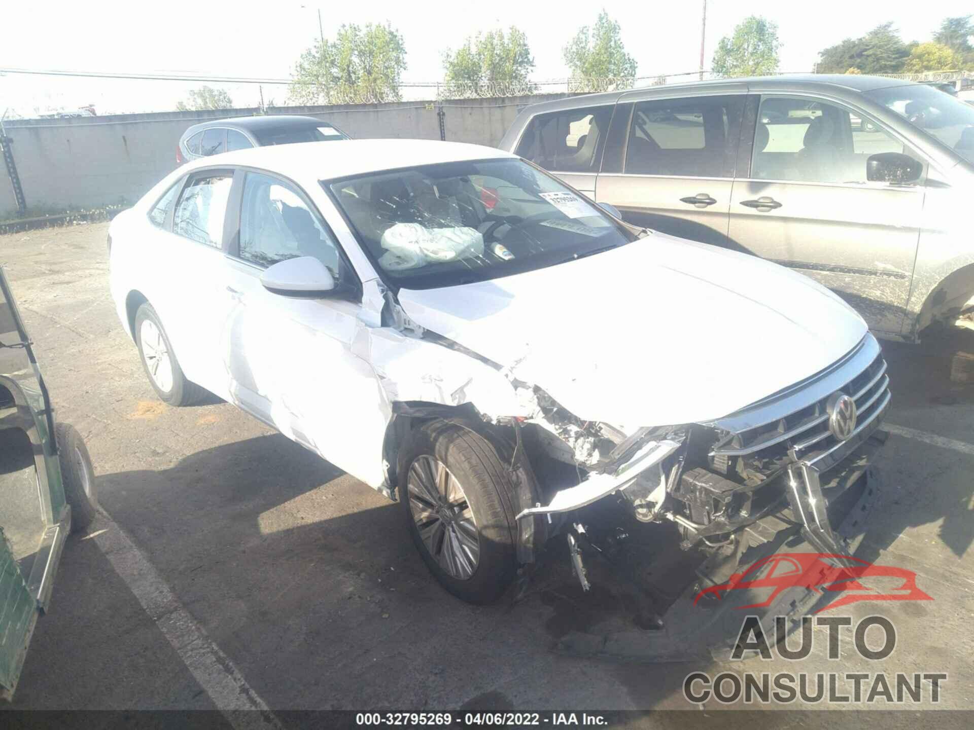 VOLKSWAGEN JETTA 2019 - 3VWCB7BU5KM244255