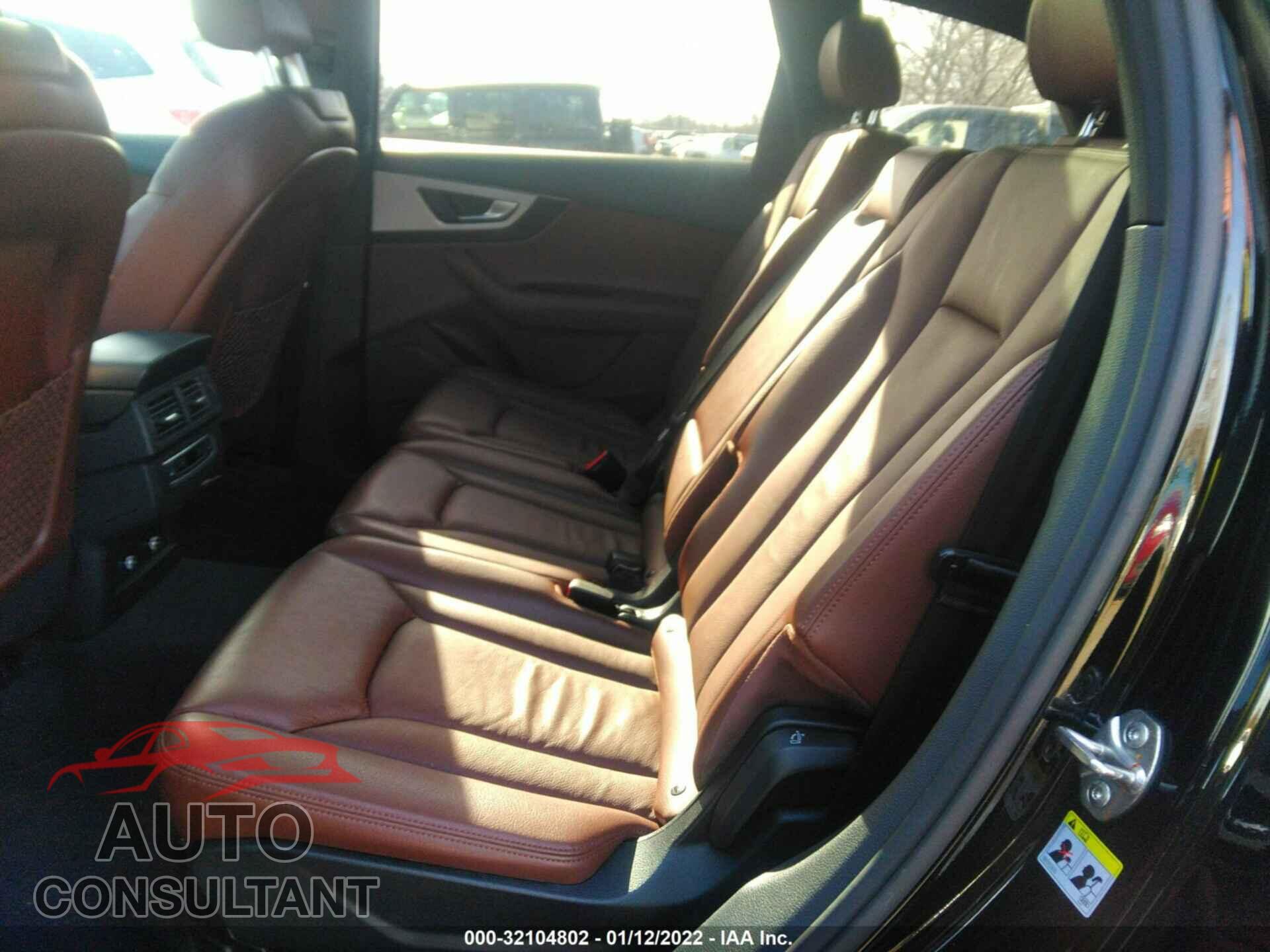 AUDI Q7 2019 - WA1LHAF72KD019428