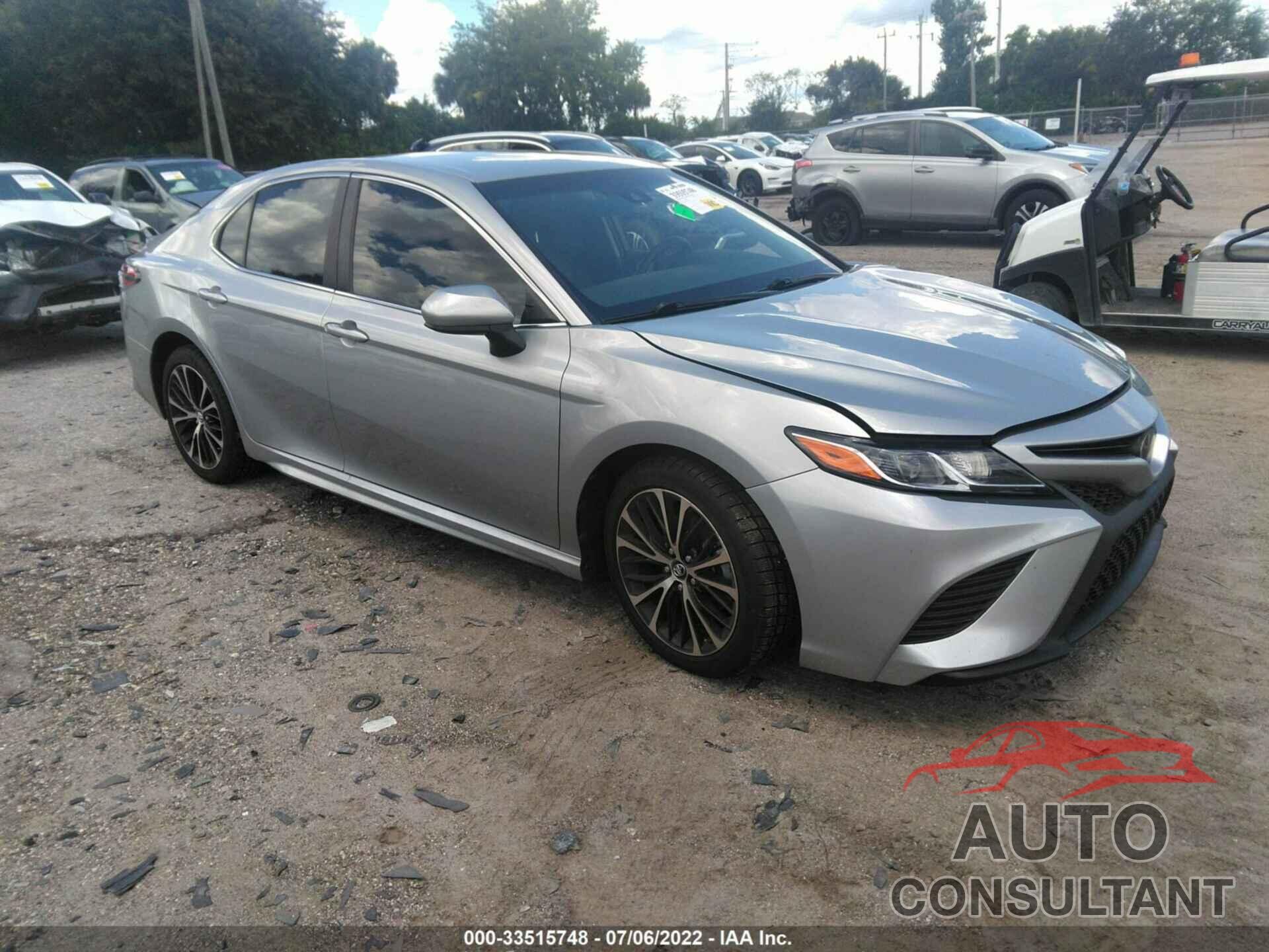 TOYOTA CAMRY 2018 - 4T1B11HK0JU629314