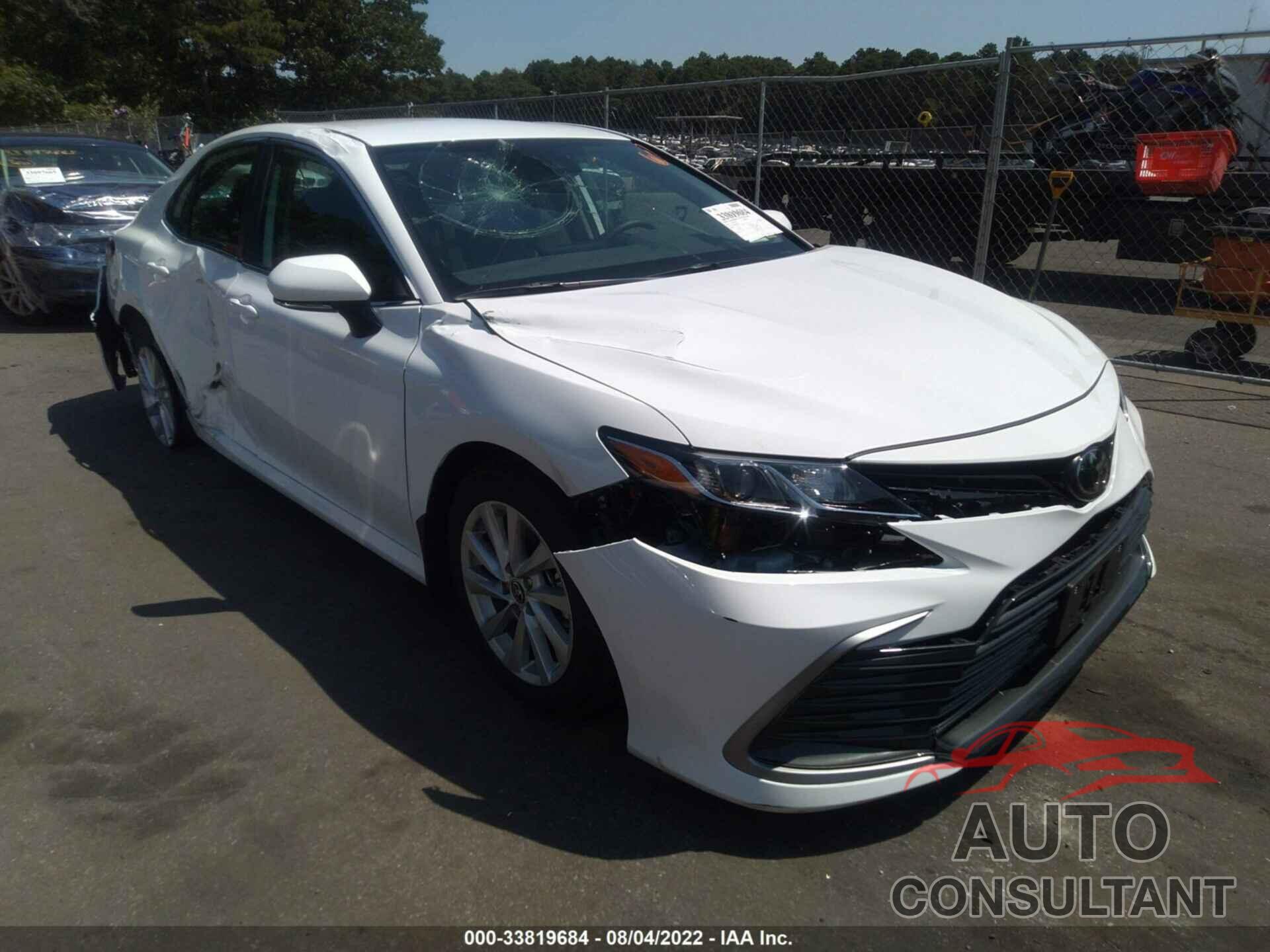 TOYOTA CAMRY 2022 - 4T1R11AK9NU701559