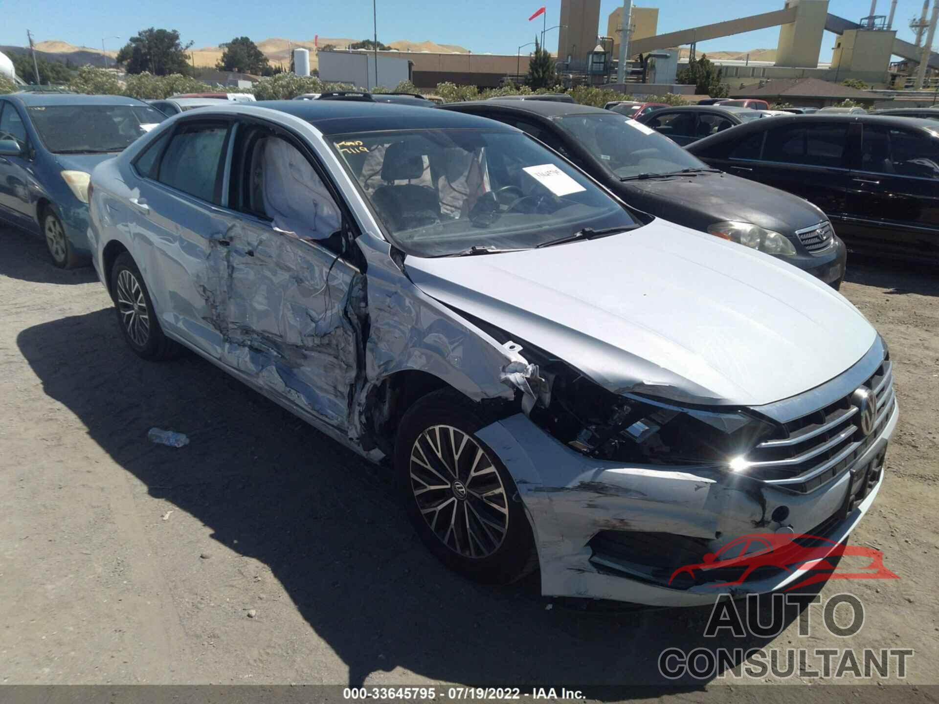 VOLKSWAGEN JETTA 2019 - 3VWC57BU3KM083024