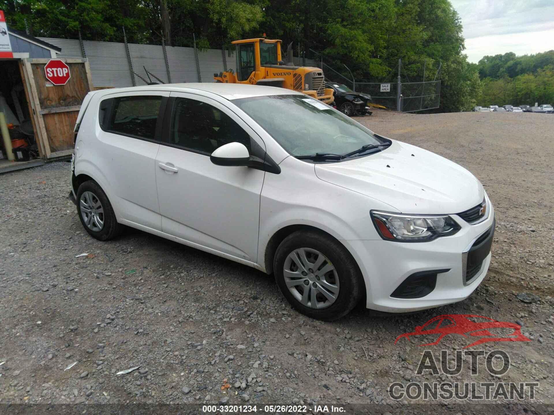 CHEVROLET SONIC 2017 - 1G1JG6SG8H4148794