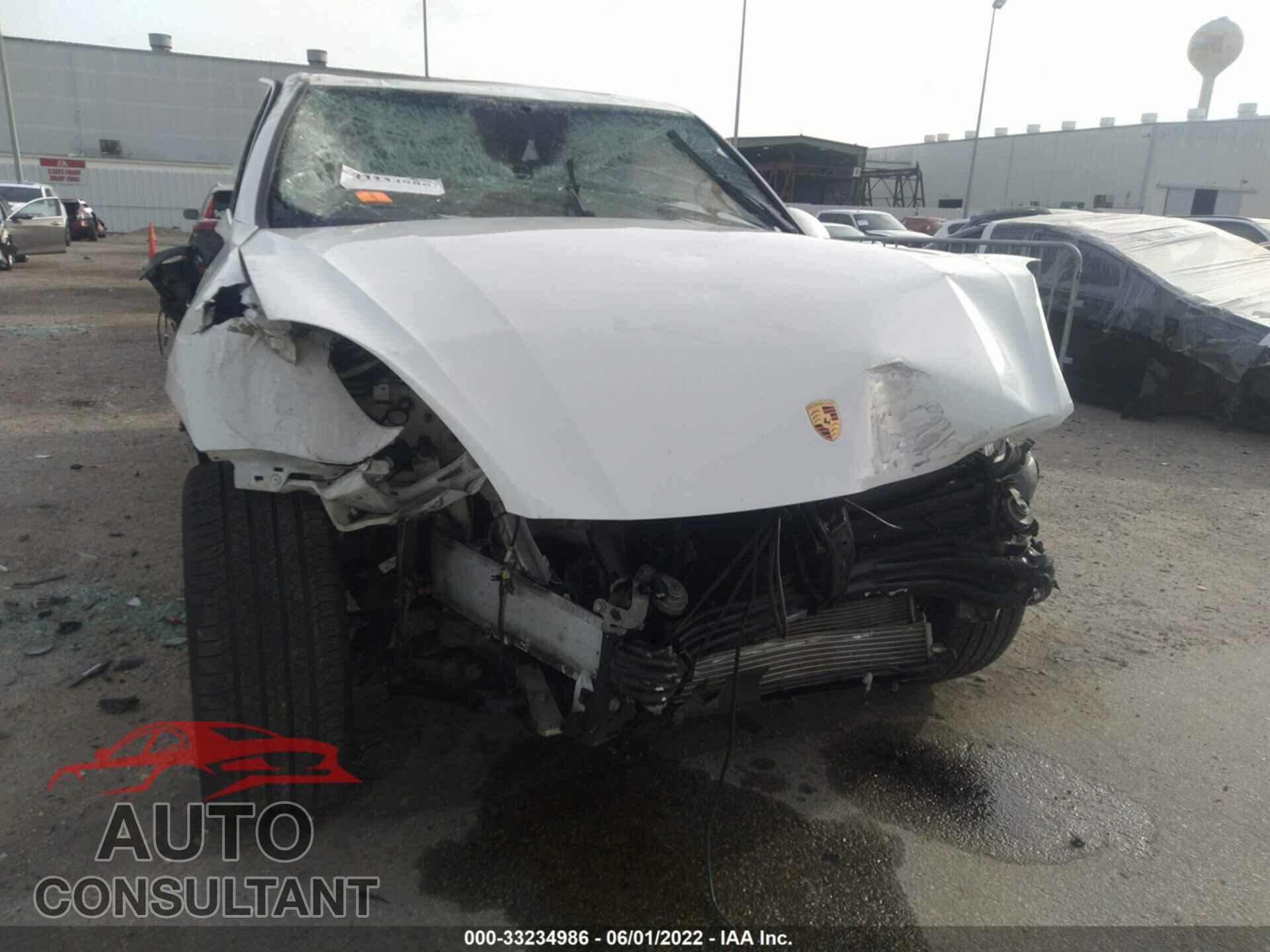PORSCHE CAYENNE 2016 - WP1AA2A28GKA12004